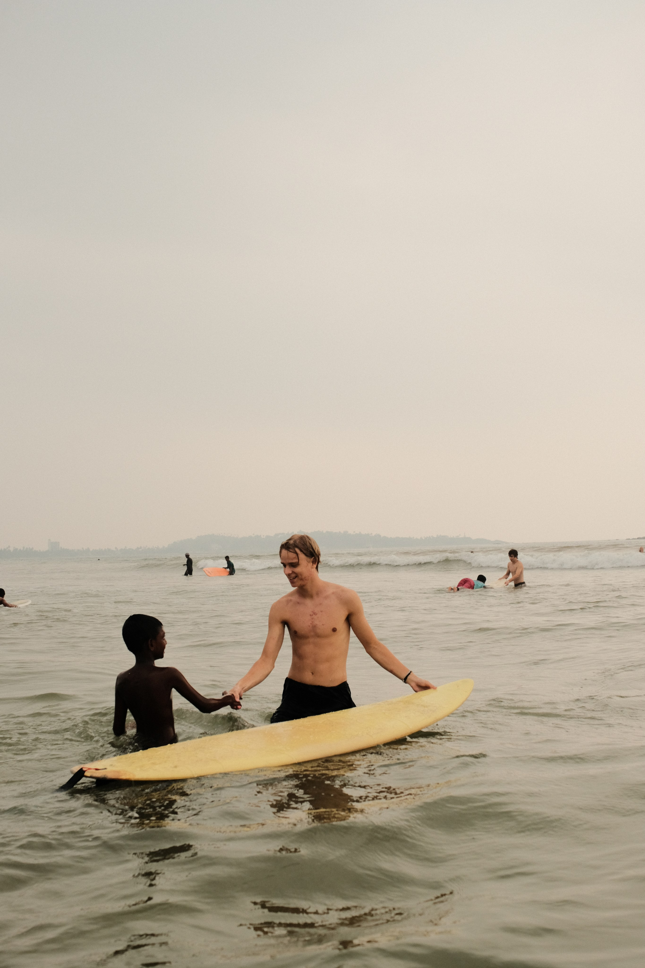 Volunteers. Creative travel photographer — Berg Daria