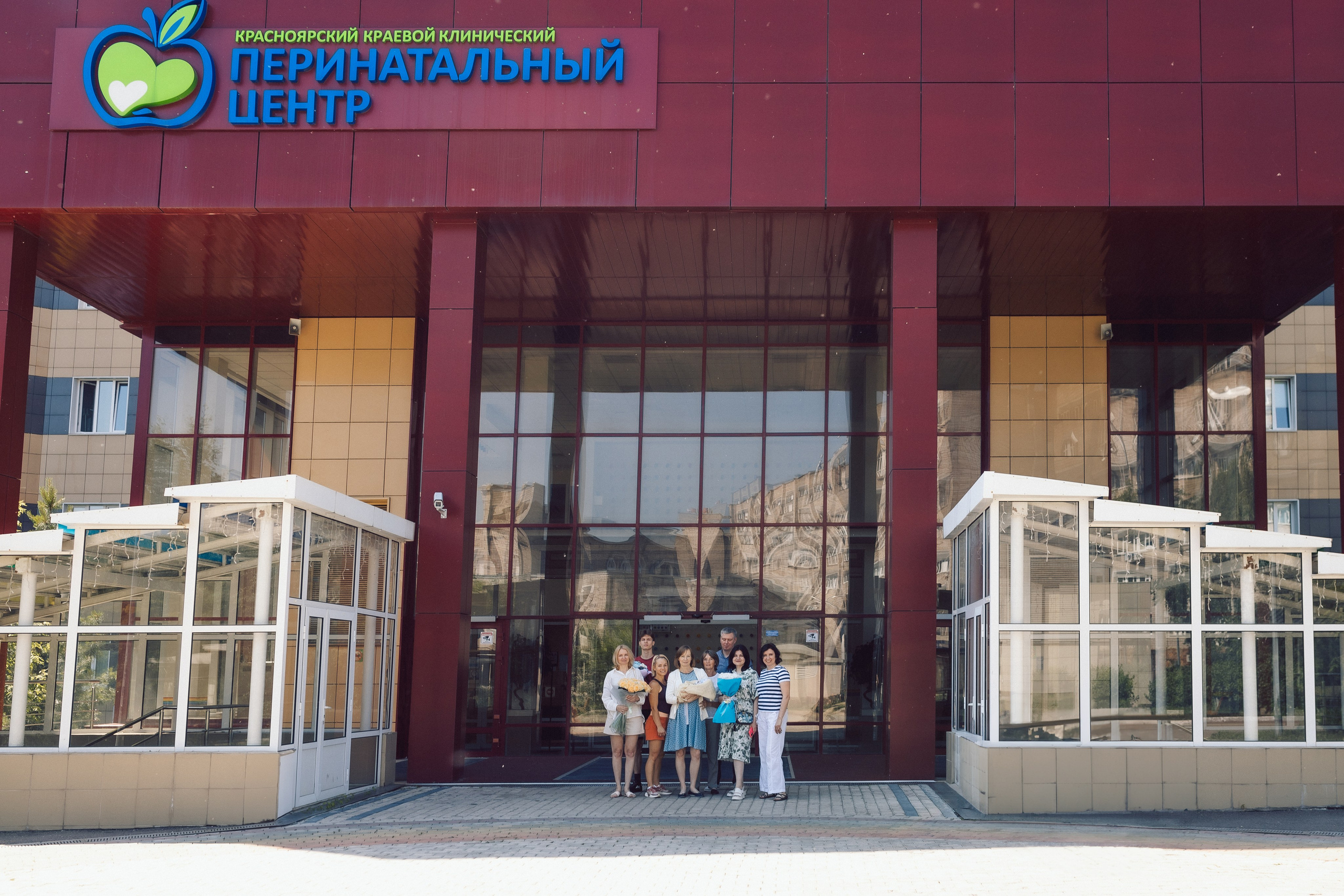 Выписка Перинатальный центр. Фотограф Красноярск Архипова Алина