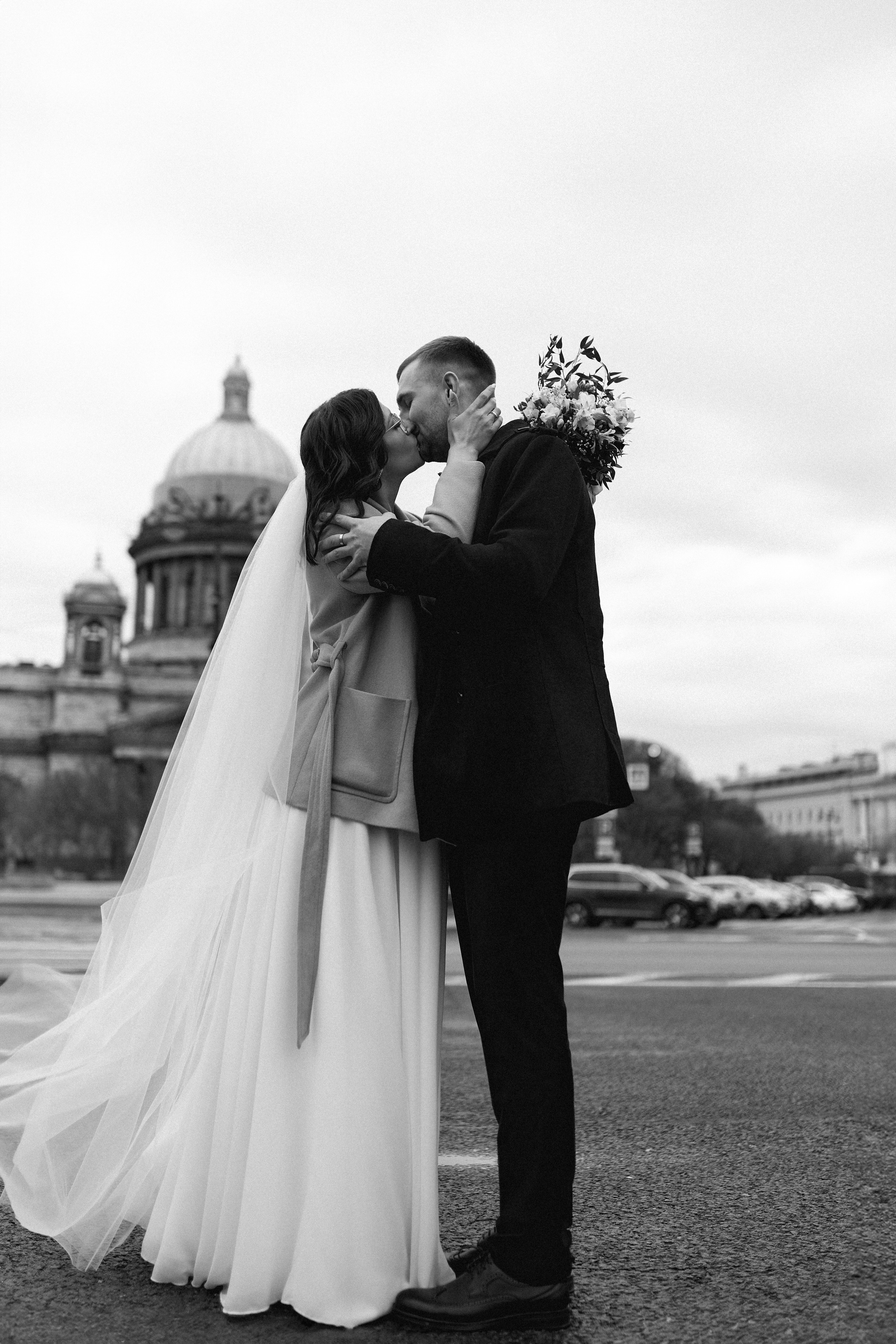 Свадебная фотосессия в Дворце Бракосочетания № 2. Сестры Карабаза. Фотографы и ретушеры в Москве и Санкт-Петербурге