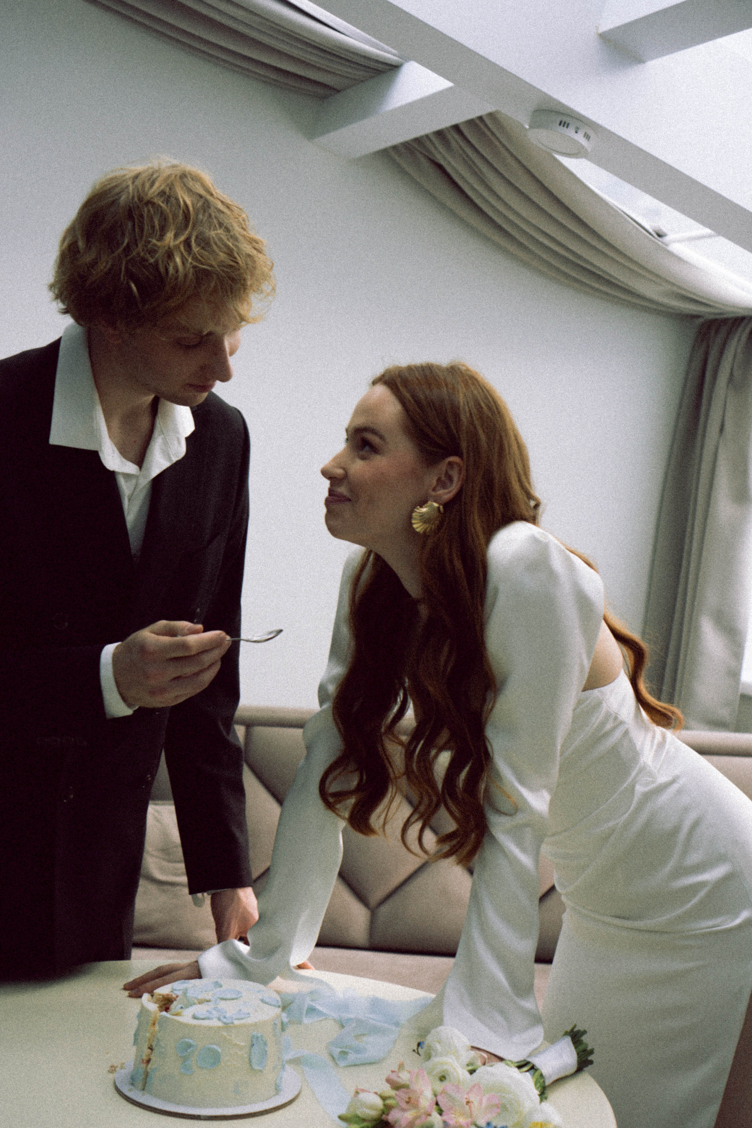 СВАДЕБНАЯ СЬЕМКА В ОТЕЛЕ. СБОРЫ ЖЕНИХА И НЕВЕСТЫ И ТАКЖЕ ТОР И ПОДГОТОВКА К ПРОГУЛКЕ. Профессиональный фотограф, Санкт-Петербург — Виктория Богомолова