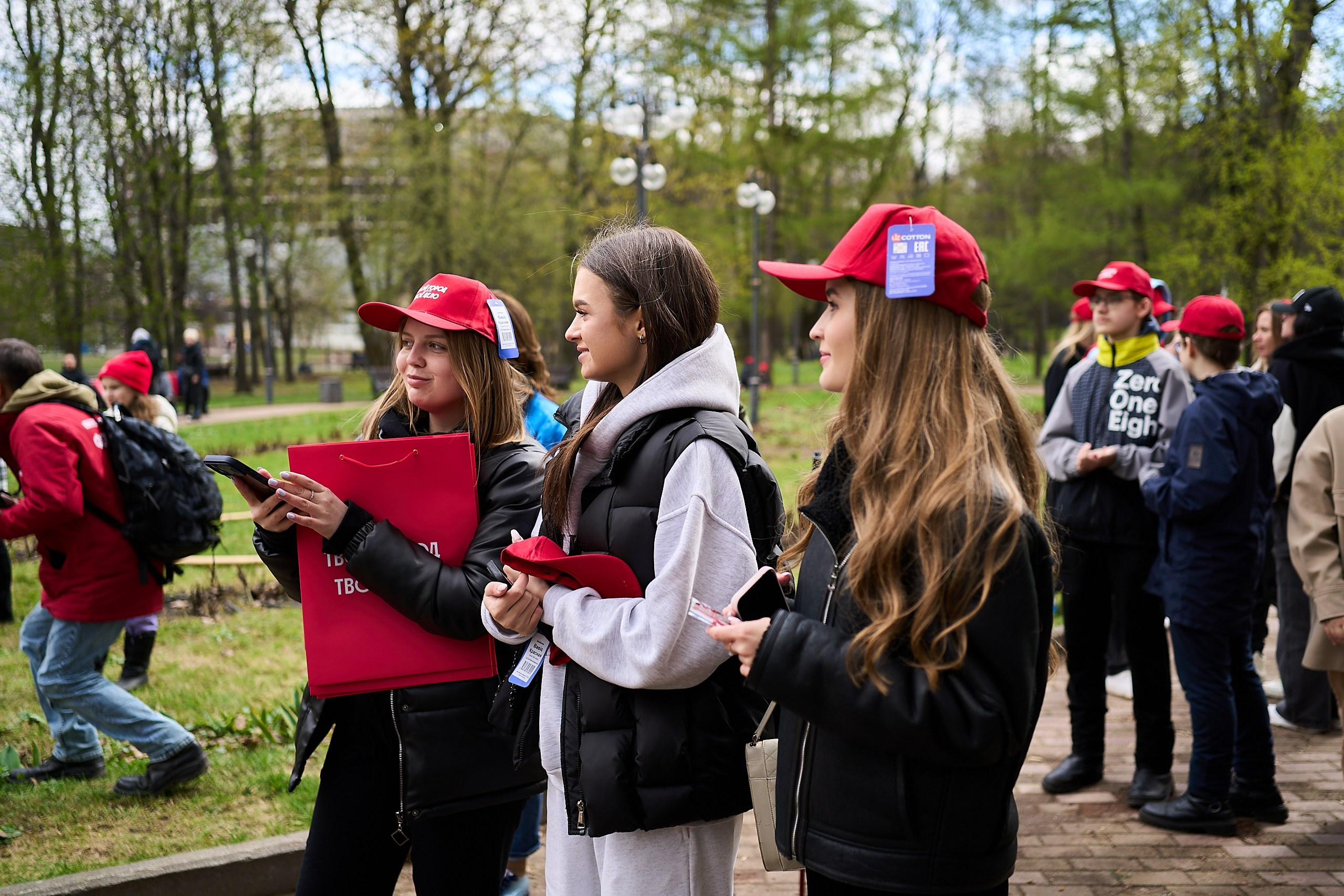 Субботник у Управления делами Мэра и Правительства Москвы. Фотограф и Видеограф в Москве. Олег Корушев