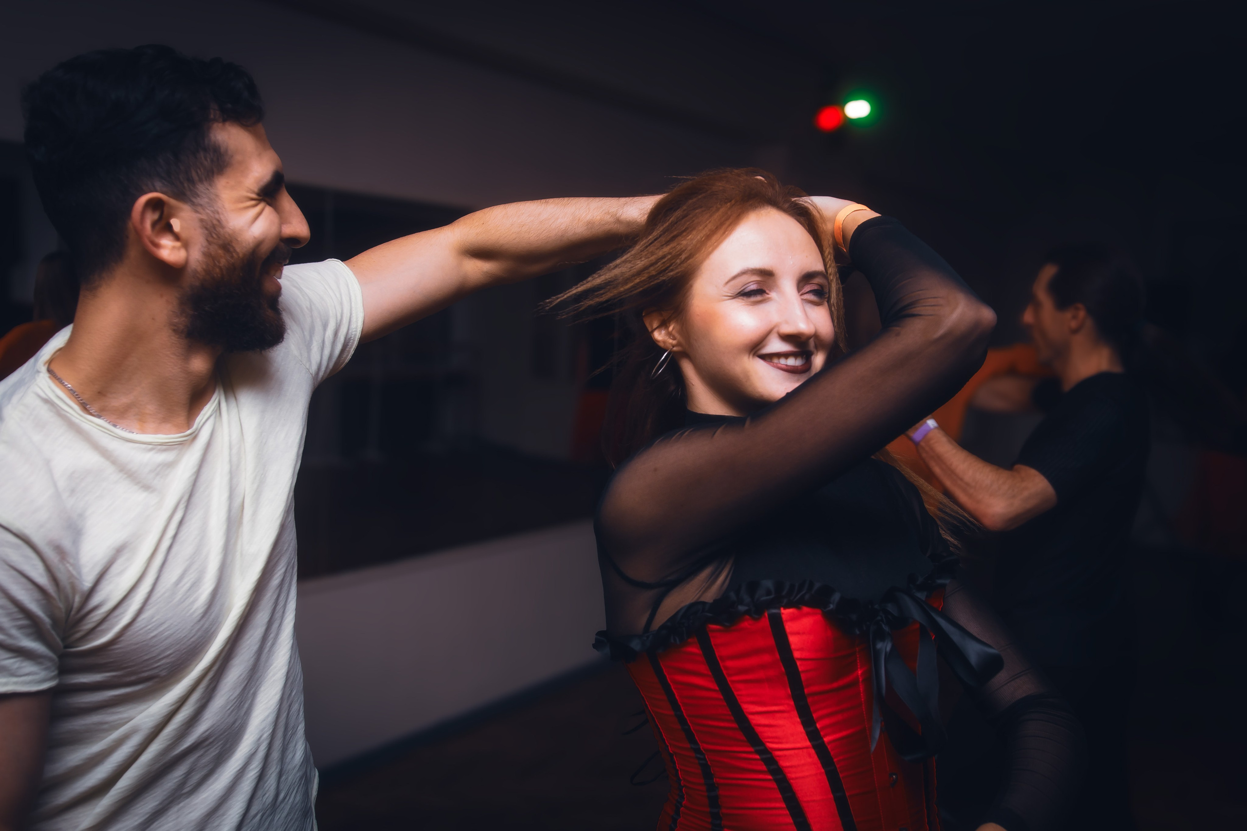 Dance vafe вечеринка halloween