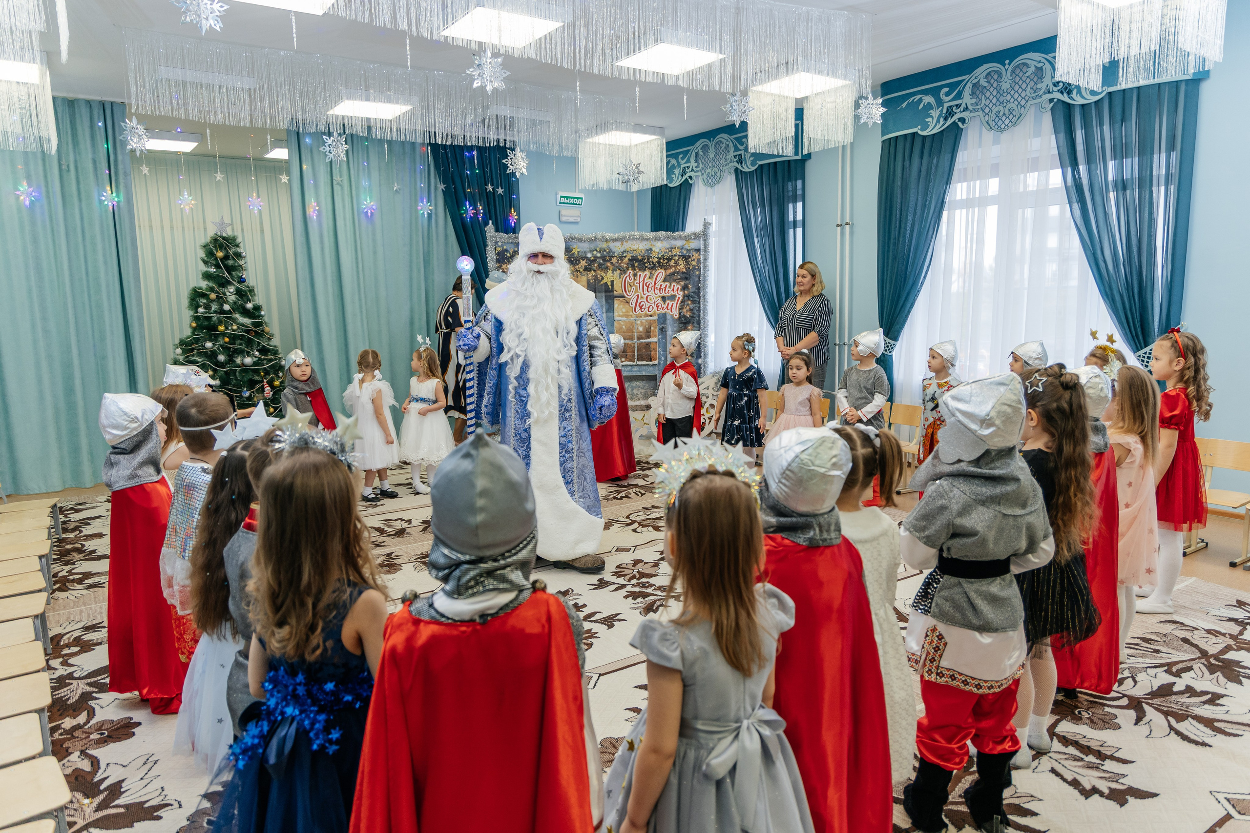 Детские сады и школы. Photograph Svetlana Volkova