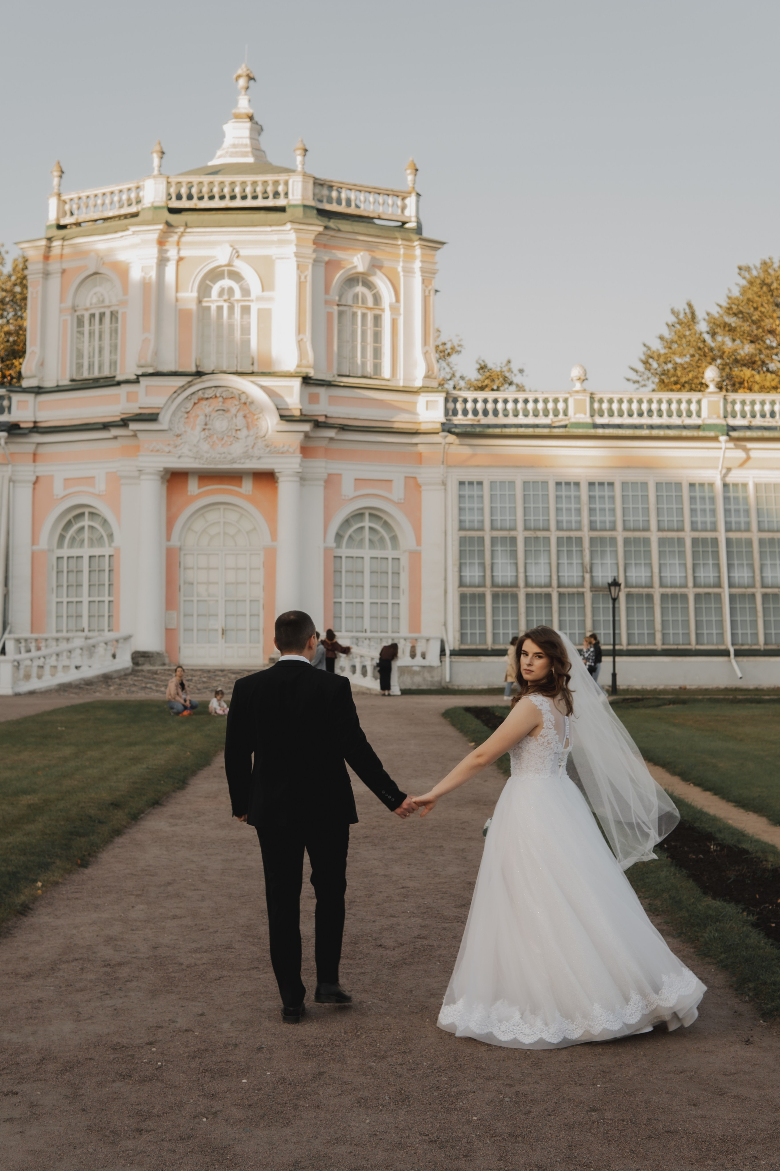 Свадебная прогулка среди усадебных красот Кусково. Свадебный и портретный фотограф в Москве, Светлана Янковая