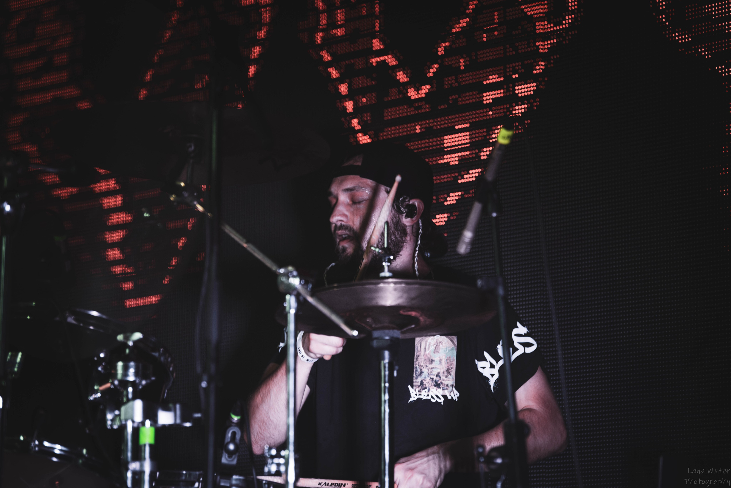 7000$ (29 июня 2025 года, Москва, клуб Урбан). Фотограф Светлана Блинова, Москва и Московская область