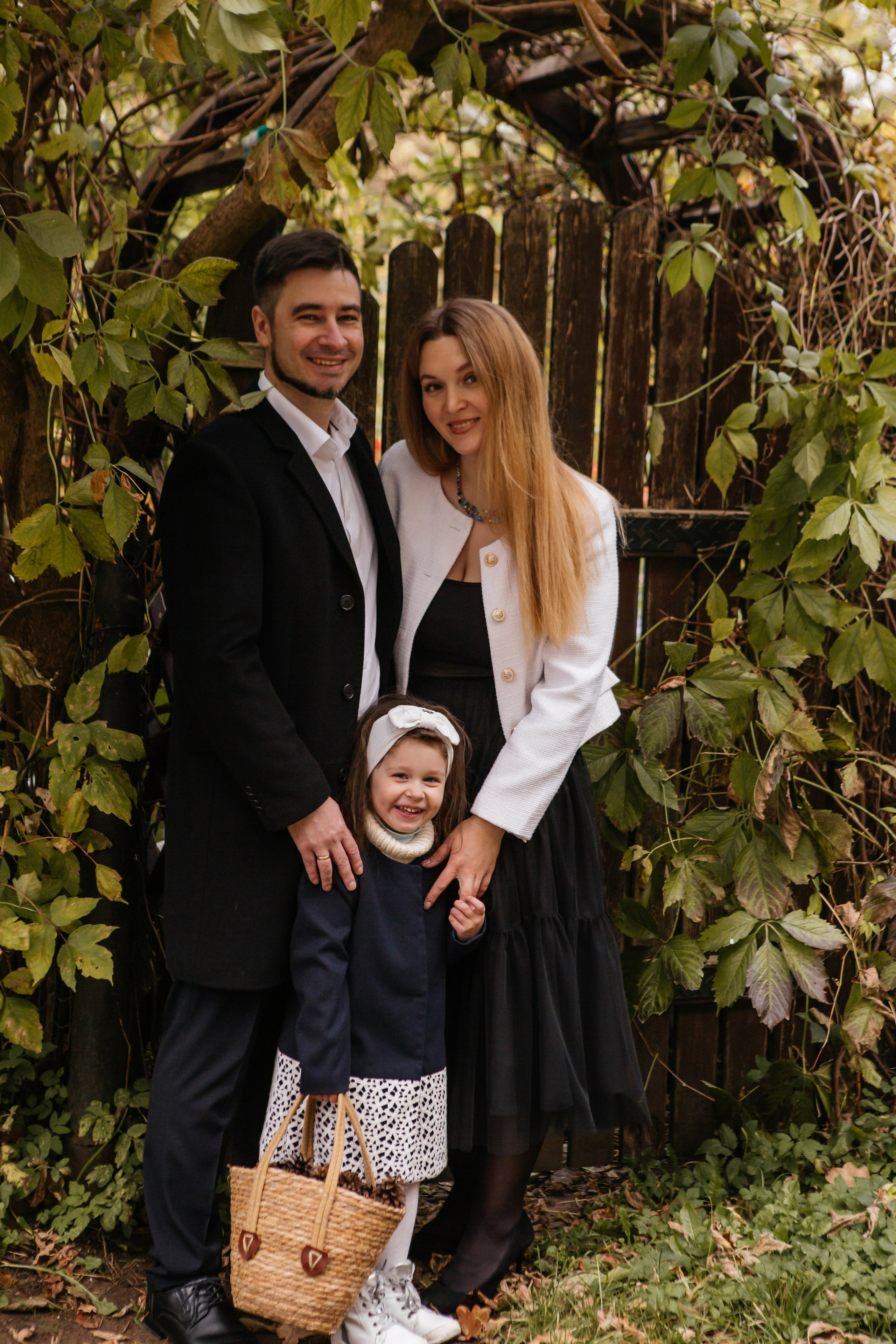 Марта, Евгений и Тая. Осенняя прогулка. Семейный фотограф в Калининграде Анастасия Юрина