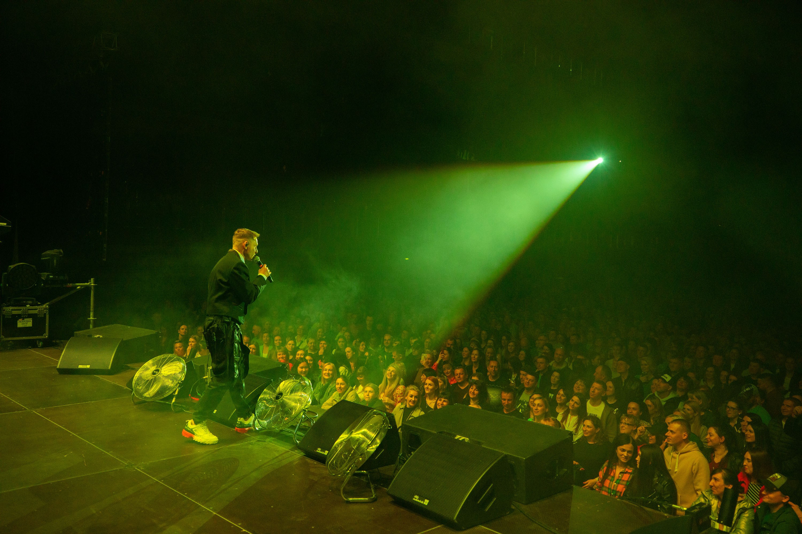 Дискотека 90-х. Репортажный фотограф во Владивостоке