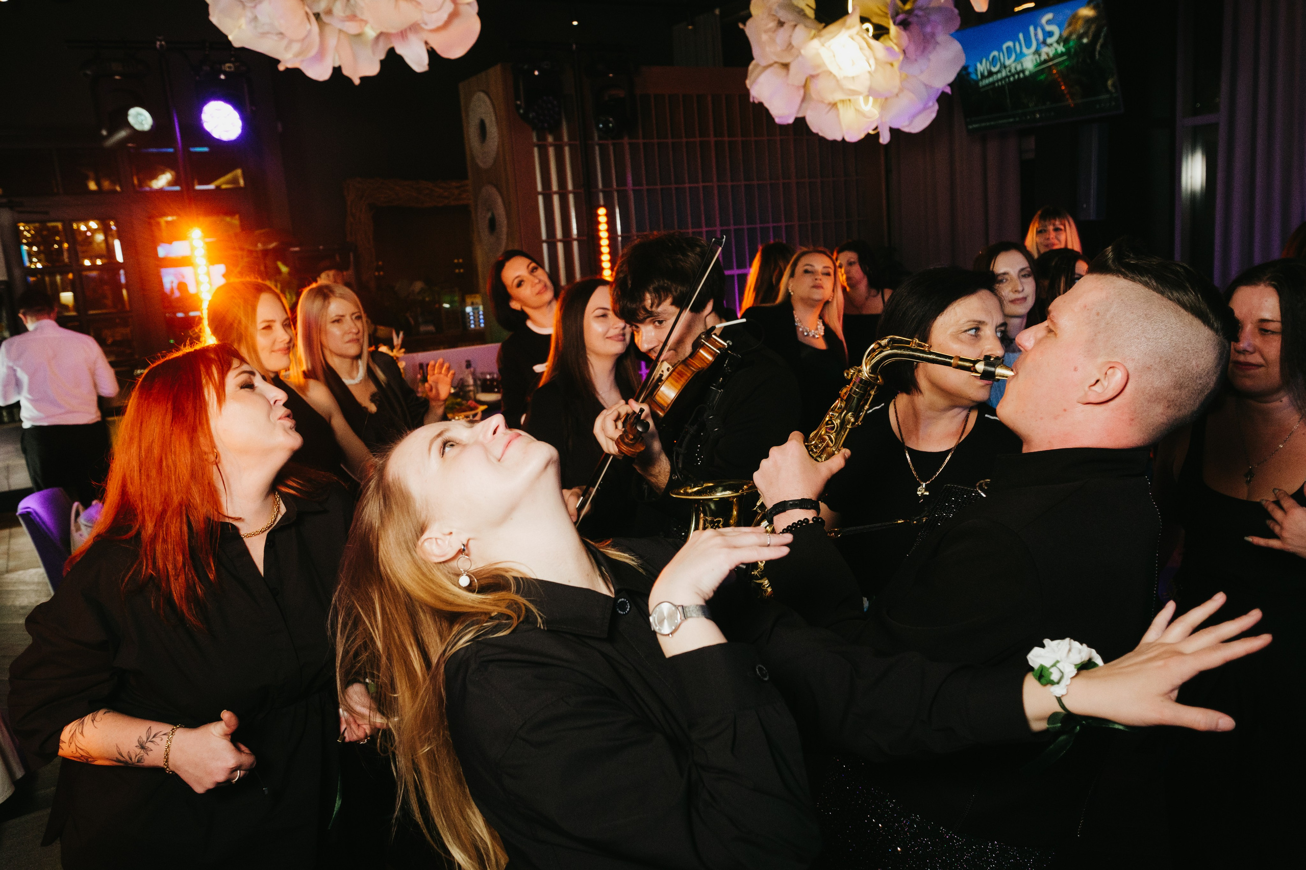 Корпоратив в Сириусу (Адлер) 10 лет компании. Свадебный фотограф Денис Ожигин в Краснодаре и крае. Эмоциональная и стильная съемка вашего дня