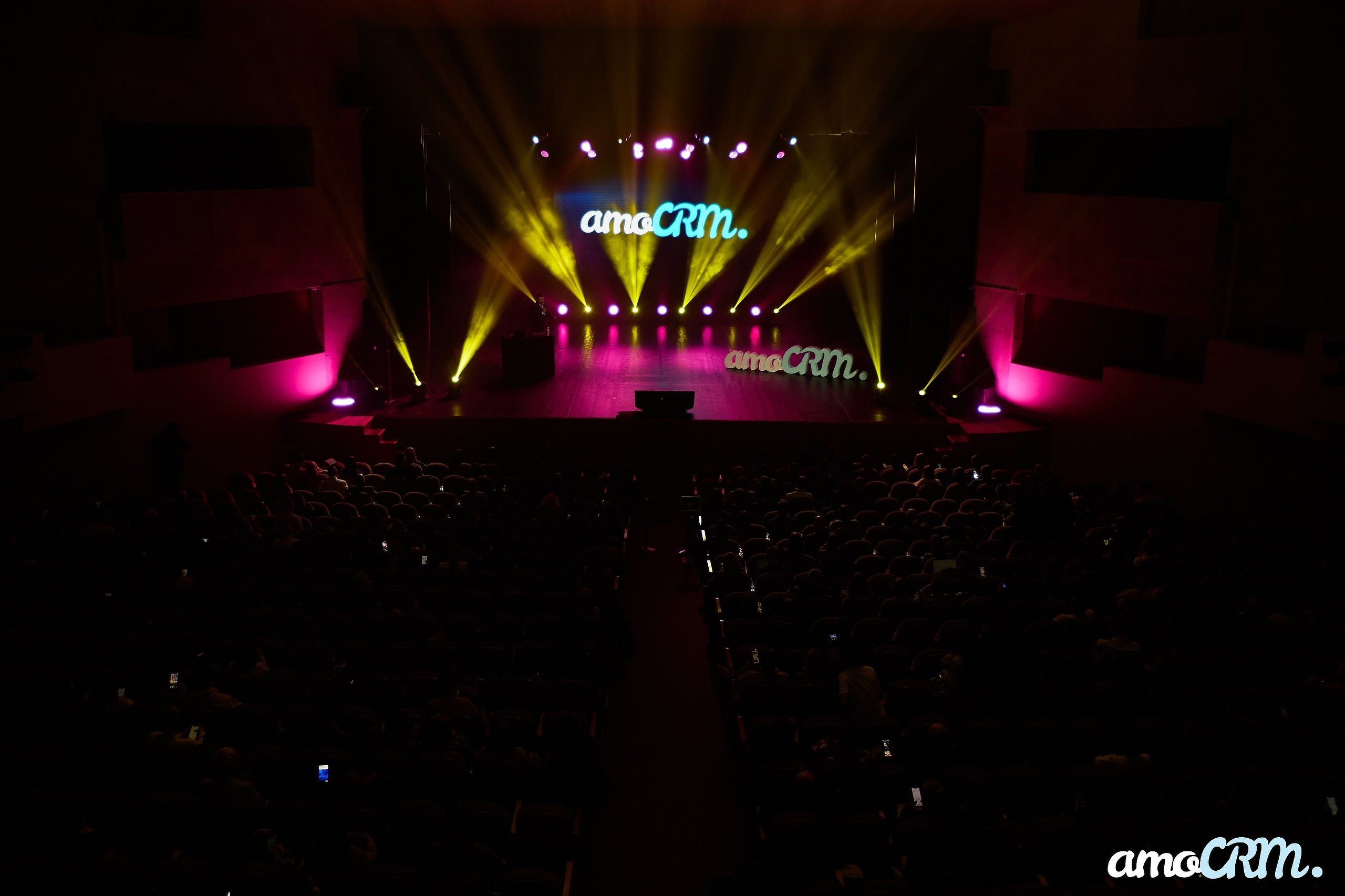 CRM Days от AmoCRM. Фотограф Валерий Сабрам