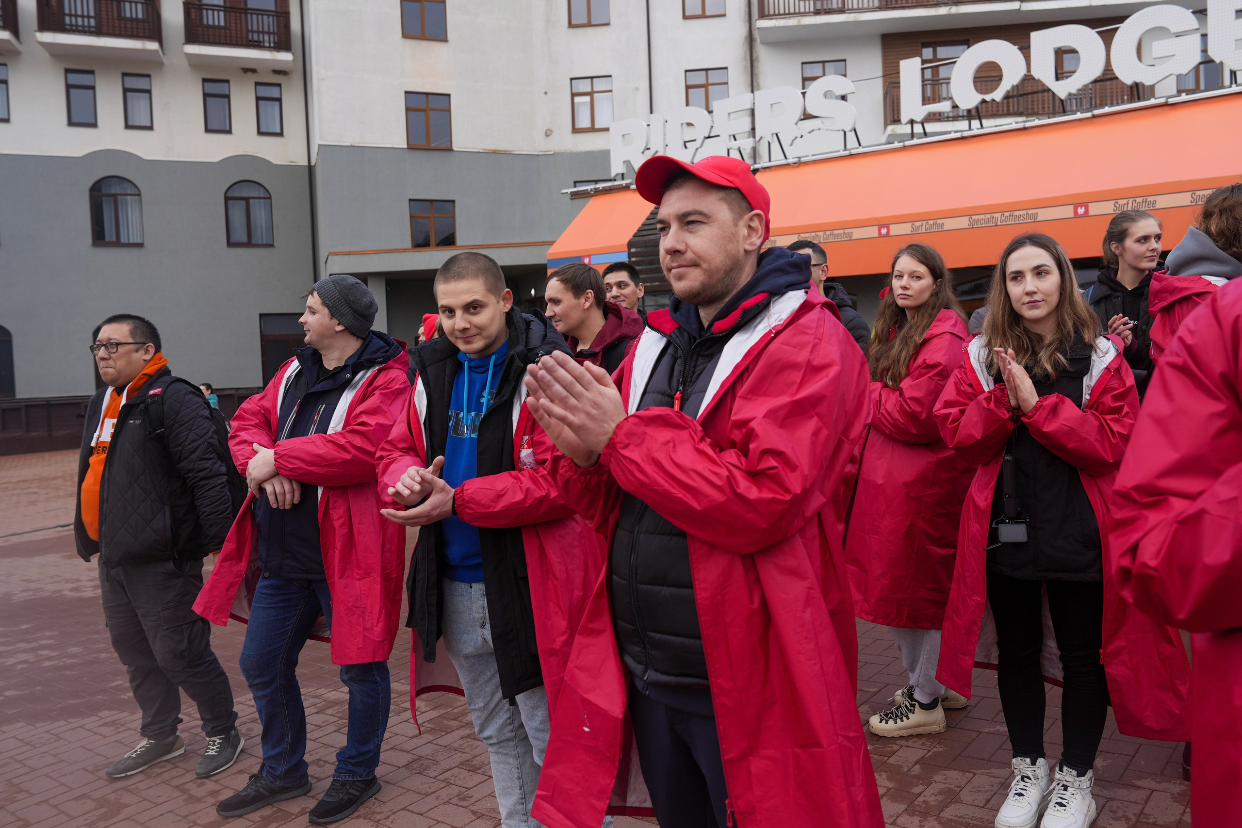 MICE мероприятие — хайкинг на курорте Роза Хутор. Репортажный фотограф в Красной Поляне и Сочи Павлюченко Екатерина