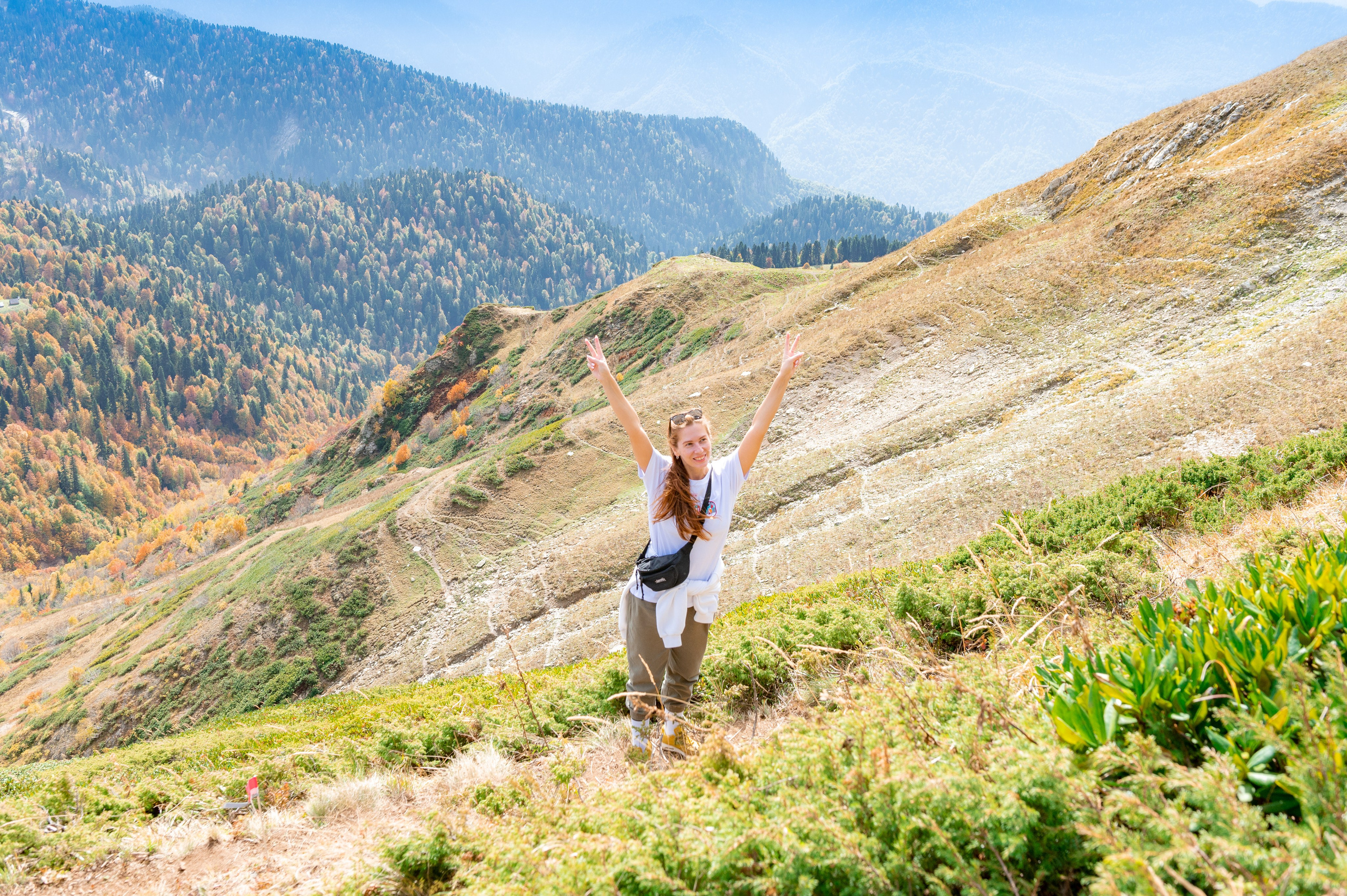 Хайкинг по трем курортам Красной Поляны 2022. Репортажный фотограф в Красной Поляне и Сочи Павлюченко Екатерина