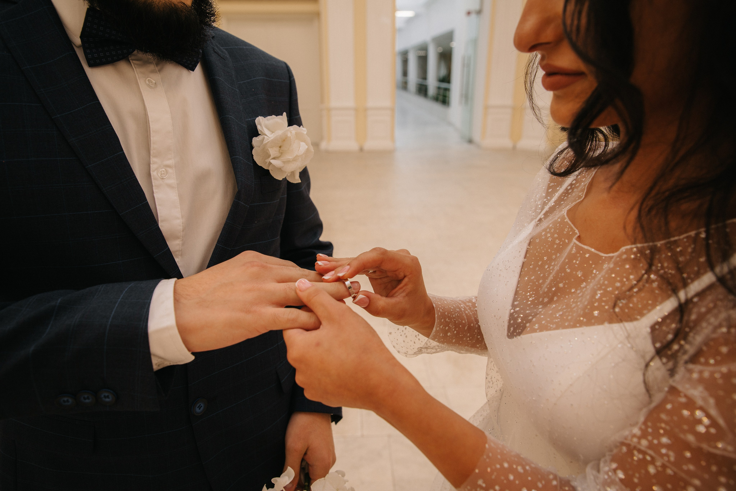 ВЫБОРГСКИЙ ЗАГС | июль, центр. Свадебный фотограф в Санкт-Петербурге Полина Корзухина