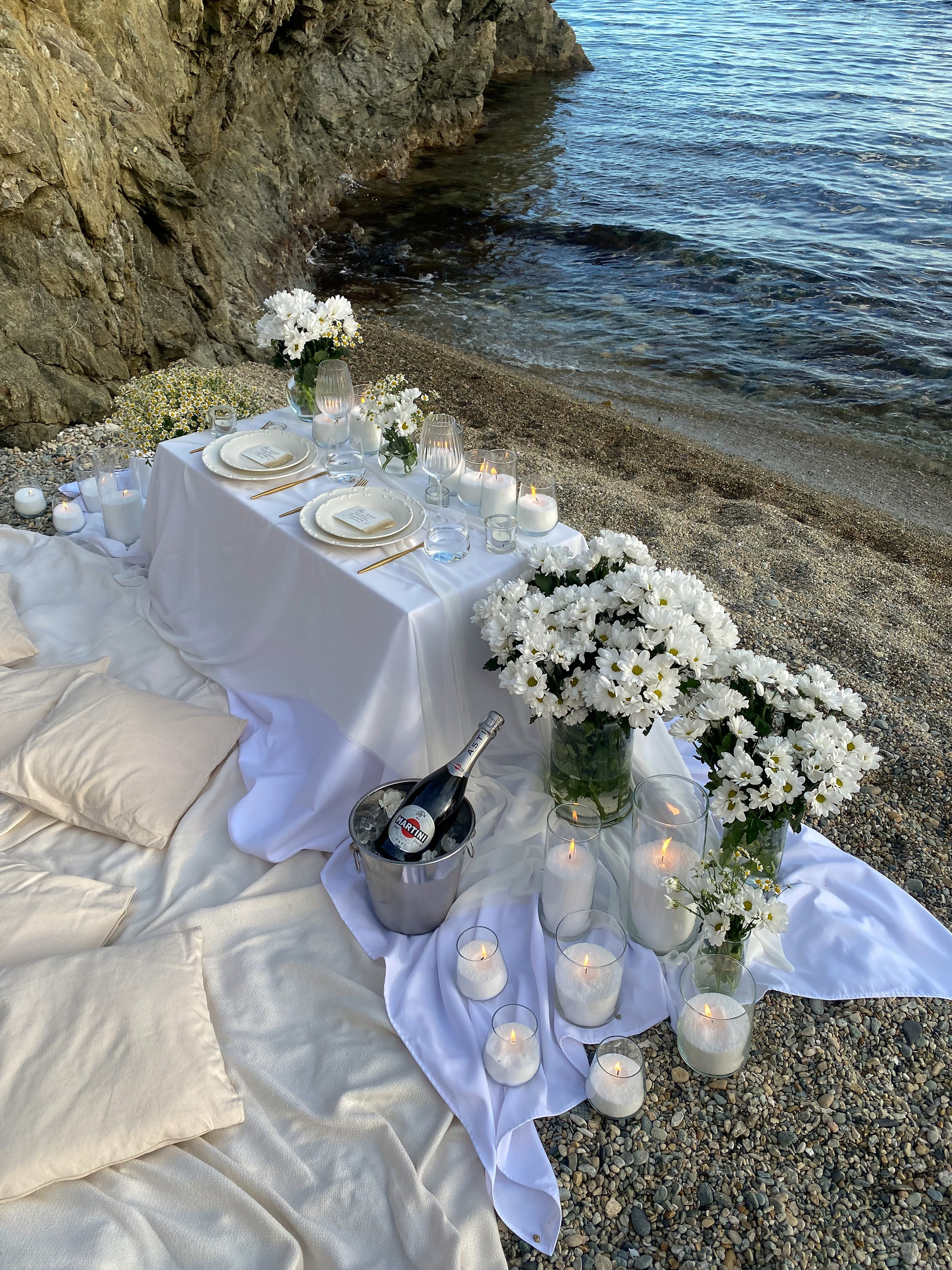 Свидание у моря во Владивсотоке. Организация свадеб и других мероприятий во Владивостоке от «Рядом быть»