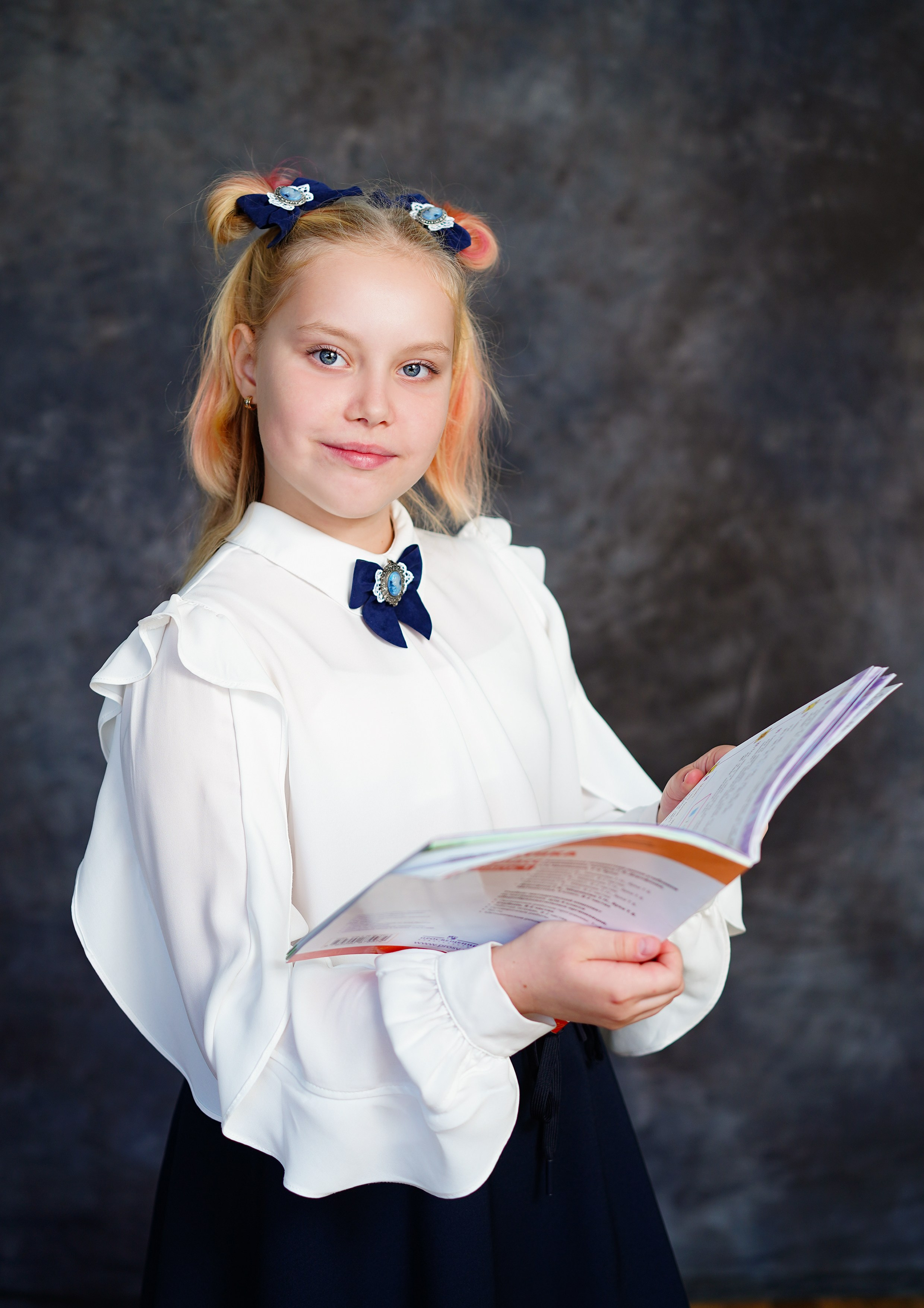 4 кл портреты. MEMENTO.Выпускные альбомы, школьные, юбилейные и другие книги. Ростов-на-Дону