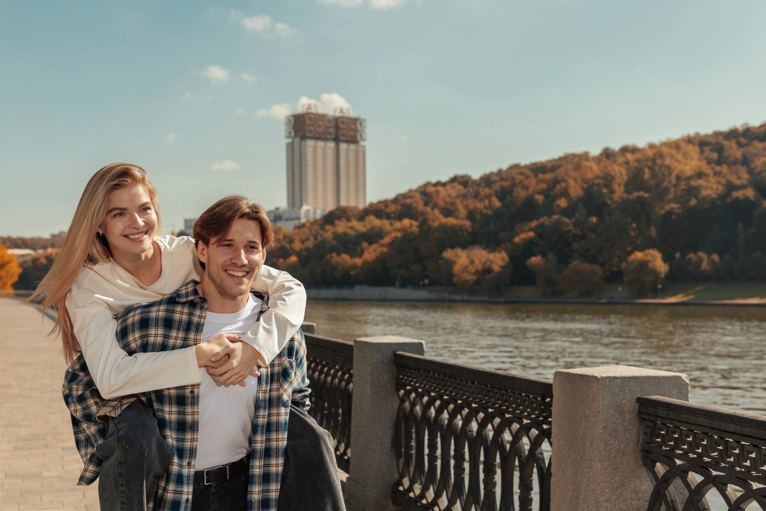 «Осень в Москве» пара. Коммерческий, репортажный фотограф в Москве Лейла Мару