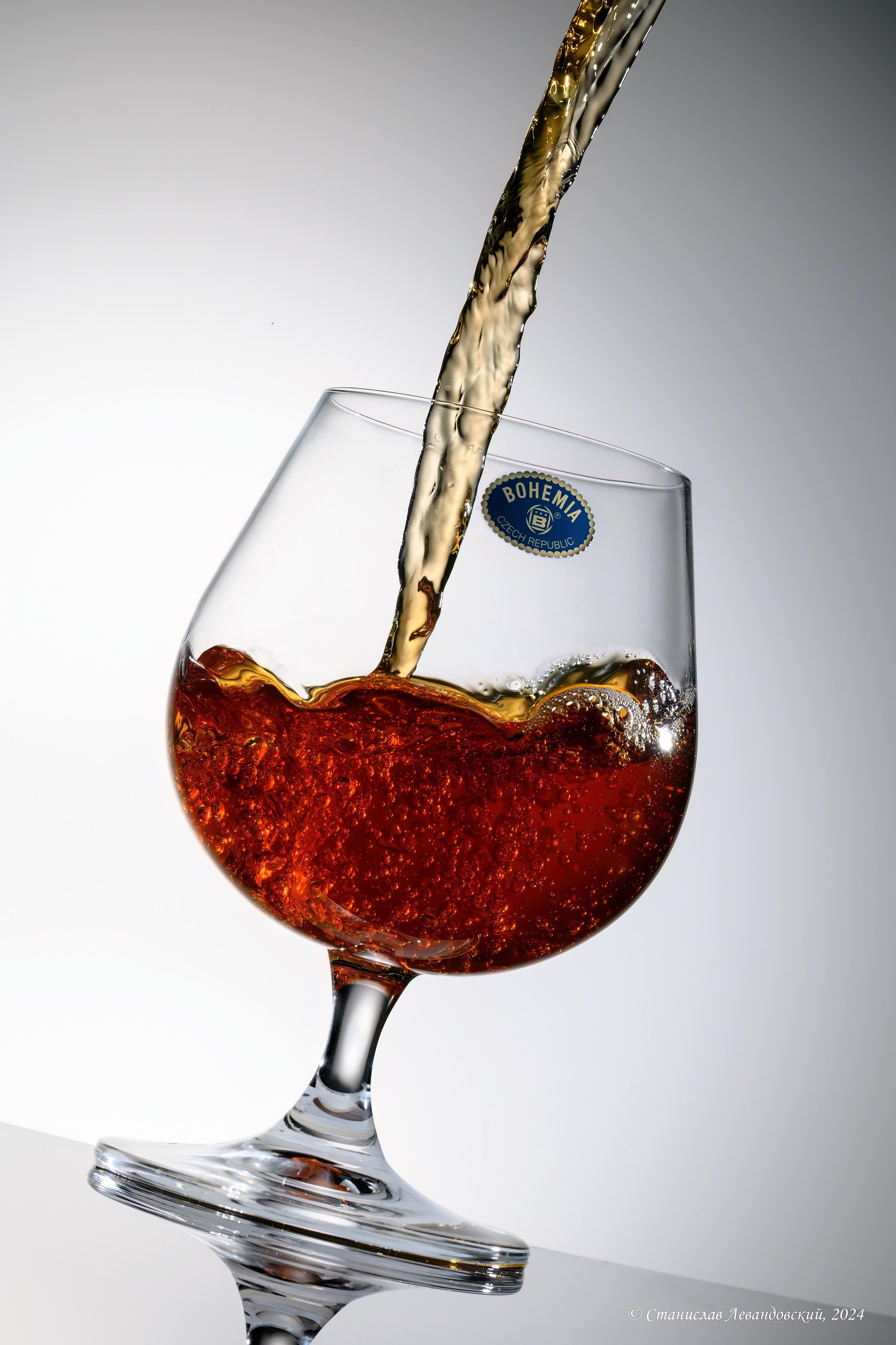 Предметы с глянцевой поверхностью. Предметный фотограф в Москве Станислав Левандовский