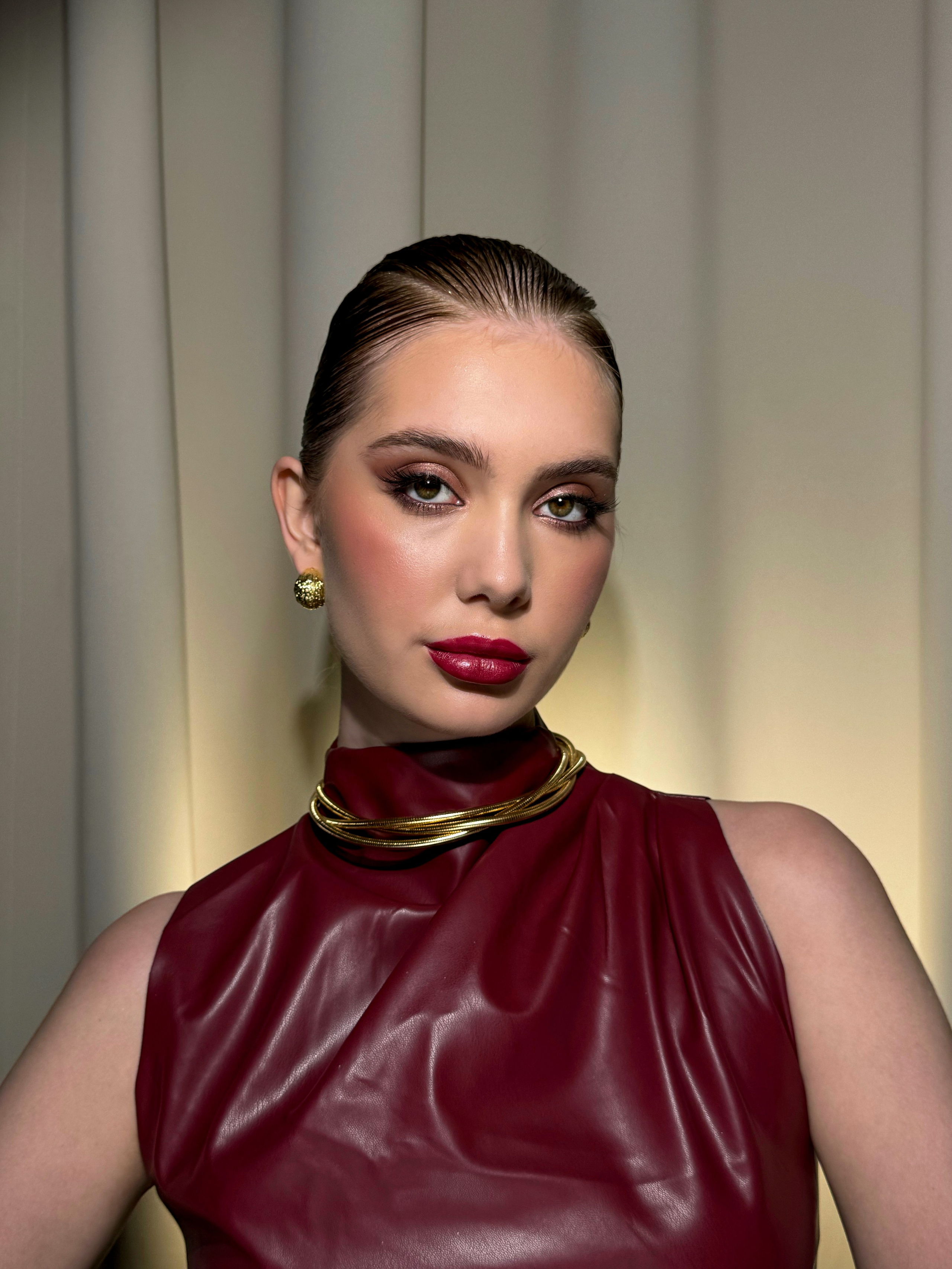 Вечерние образы. Свадебный визажист и стилист по прическам в Москве