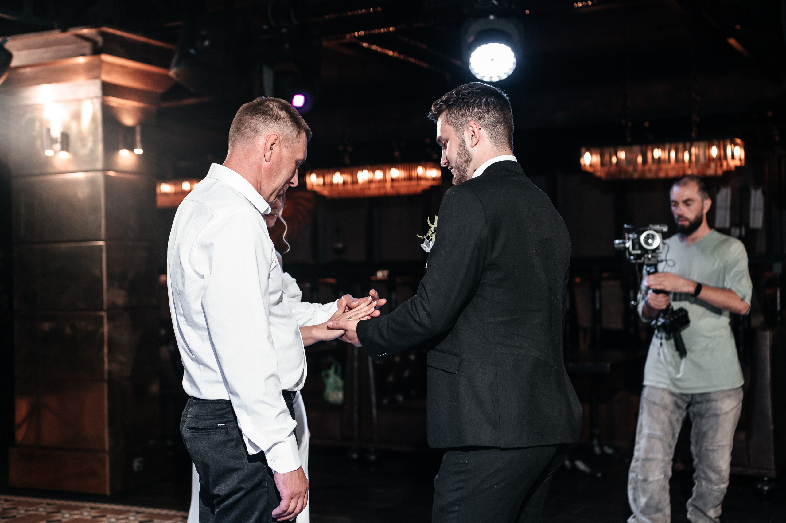 Даниил и Валерия. Черная утка. Полный день. Фотограф Екатерина Бочарникова