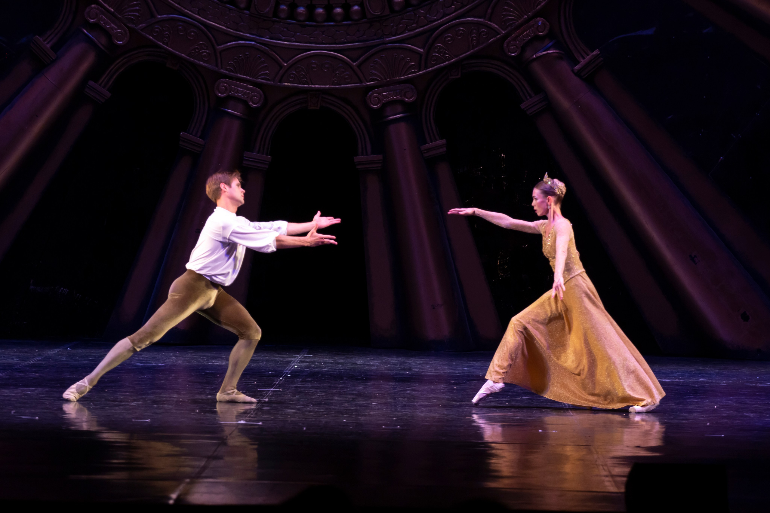 Русский Гамлет спектакль премьера Марийского театра оперы и балета в Зимнем театре г. Сочи. Фотограф в Сочи Юрий Шептаев