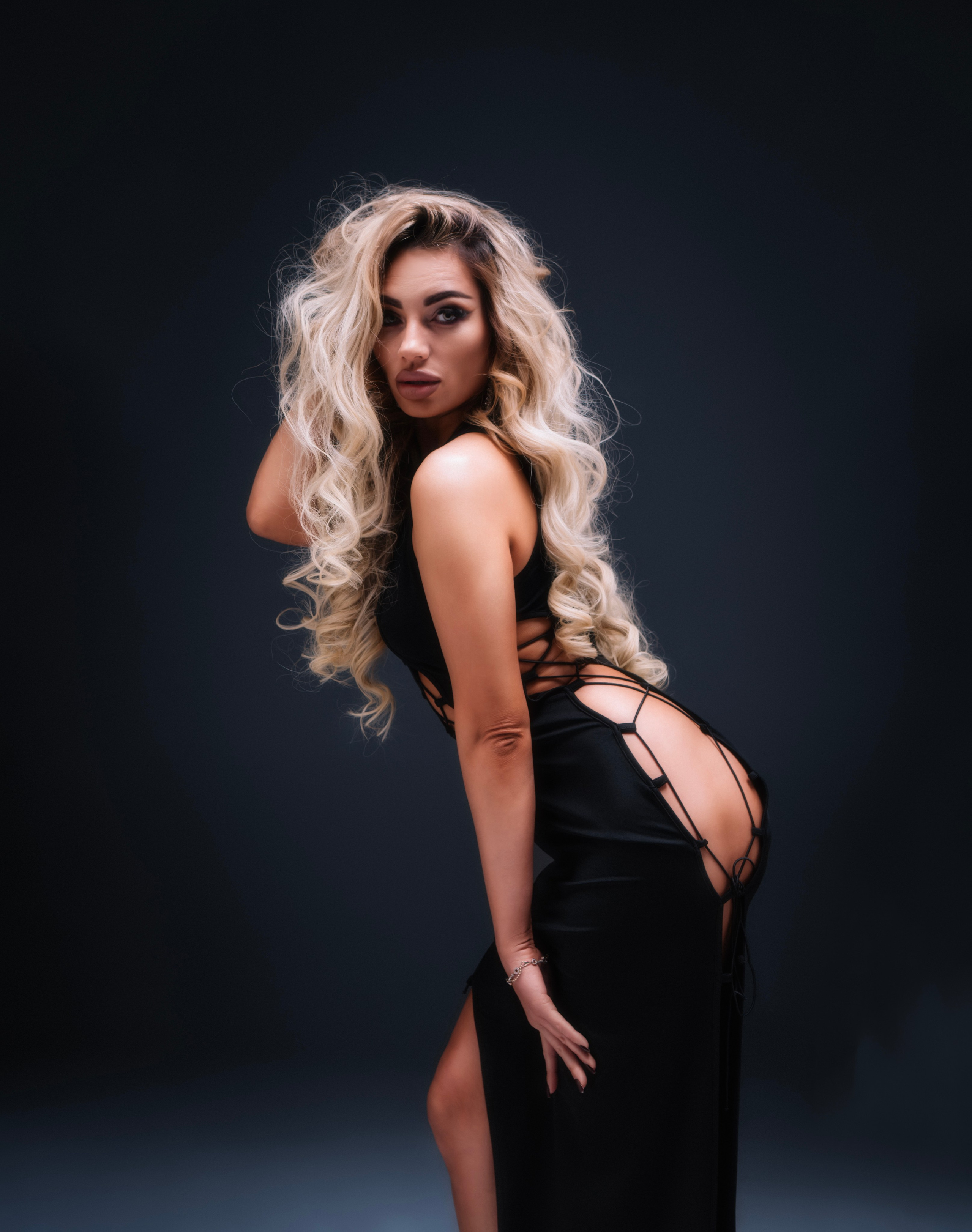 Анна Брянская певица