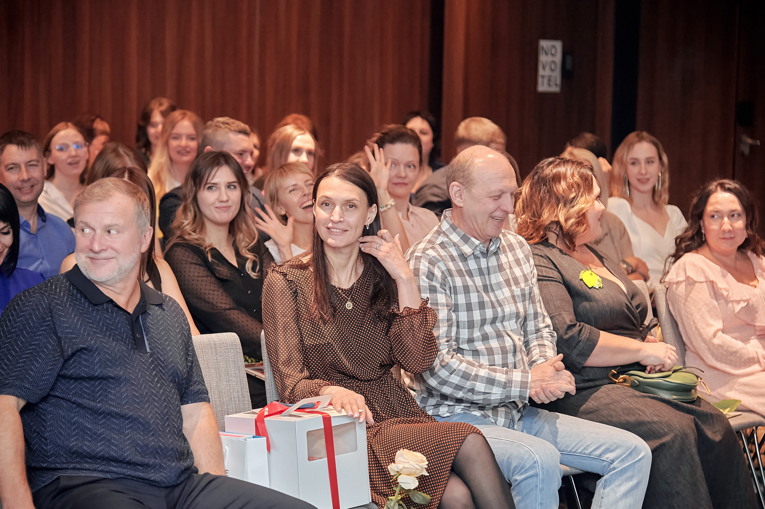 Портфолио репортажной фотосъёмки: SanDent в Novotel. Фотограф Яковлев Роман — Красноярск