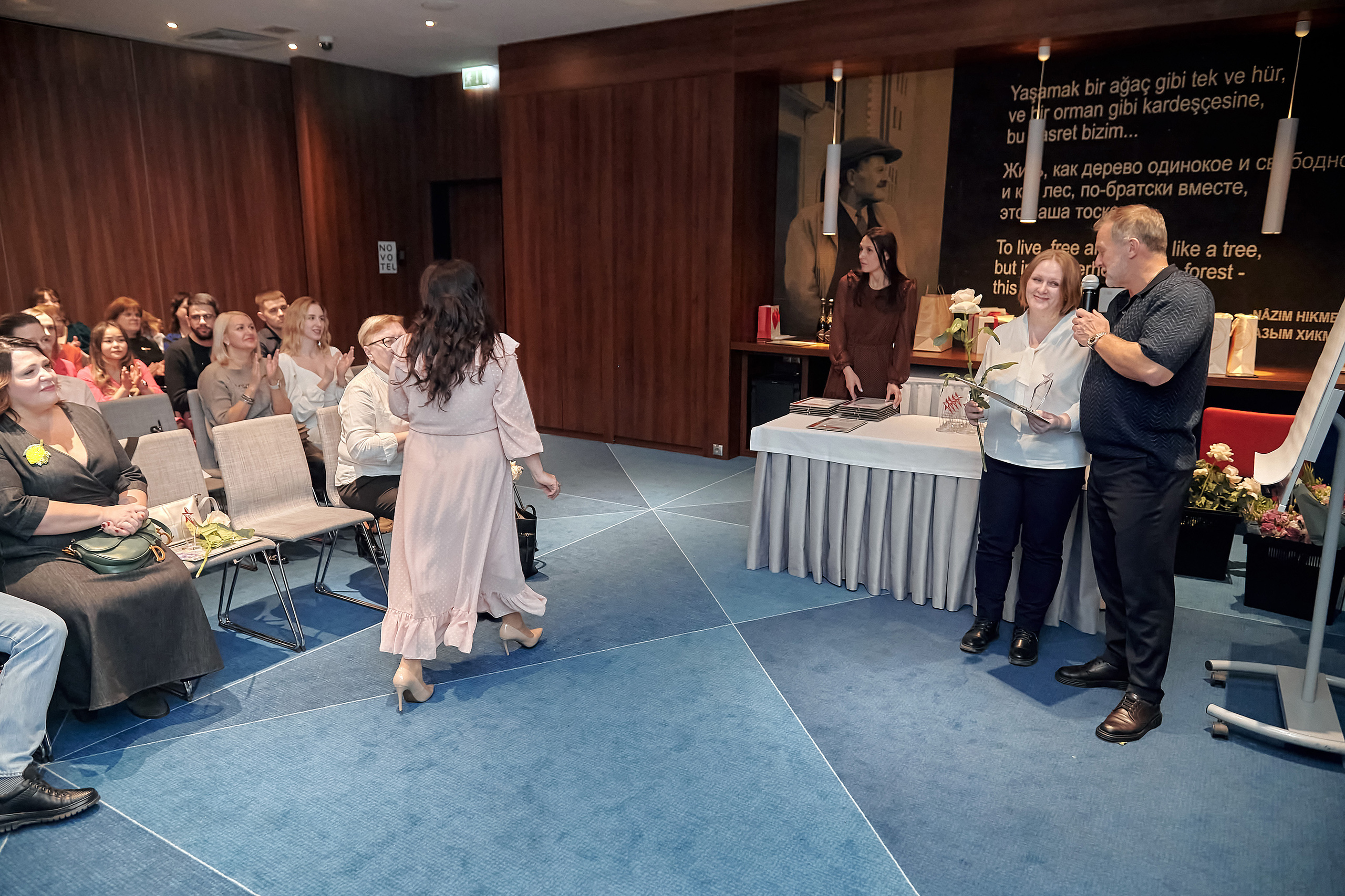 Портфолио репортажной фотосъёмки: SanDent в Novotel. Фотограф Яковлев Роман — Красноярск