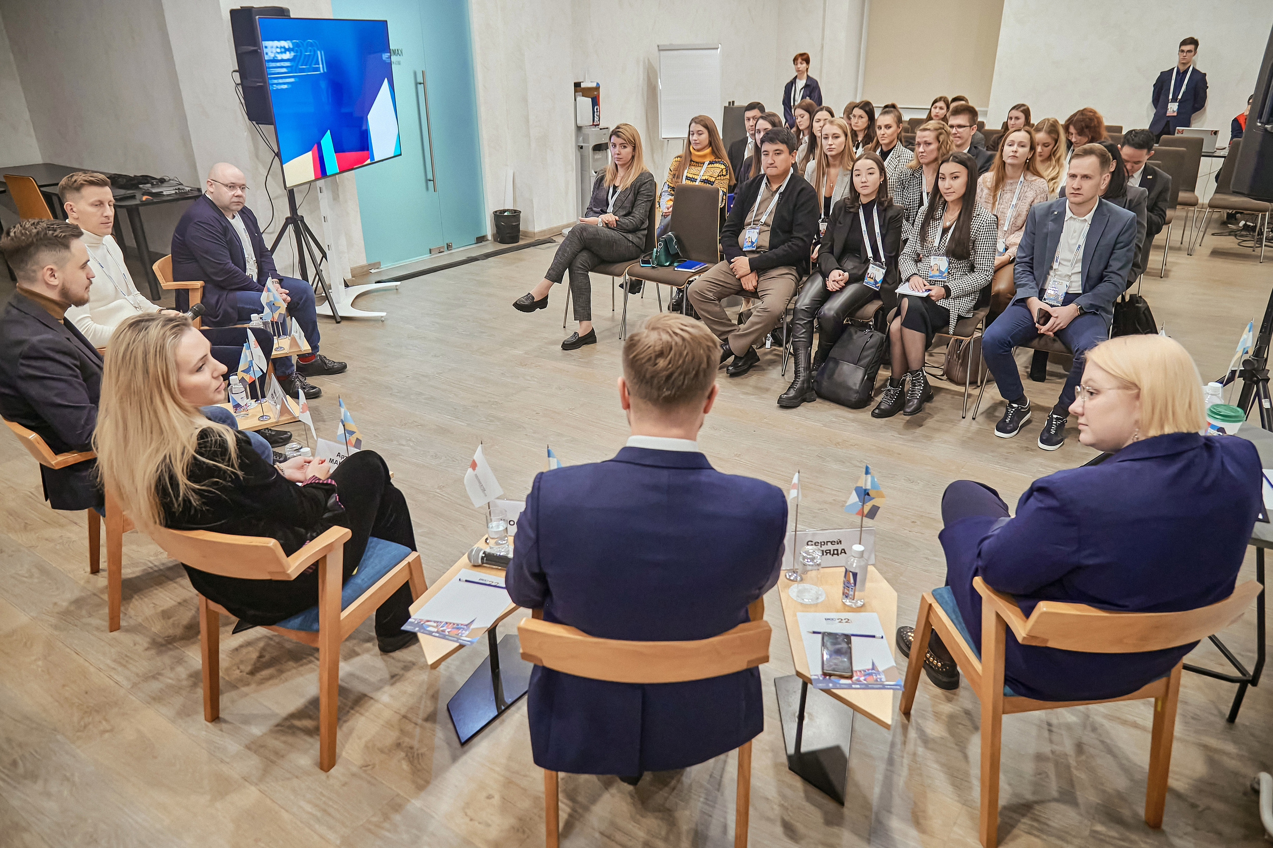 Портфолио репортажной фотосъёмки: Форум Молодых Госслужащих. Фотограф Яковлев Роман — Красноярск