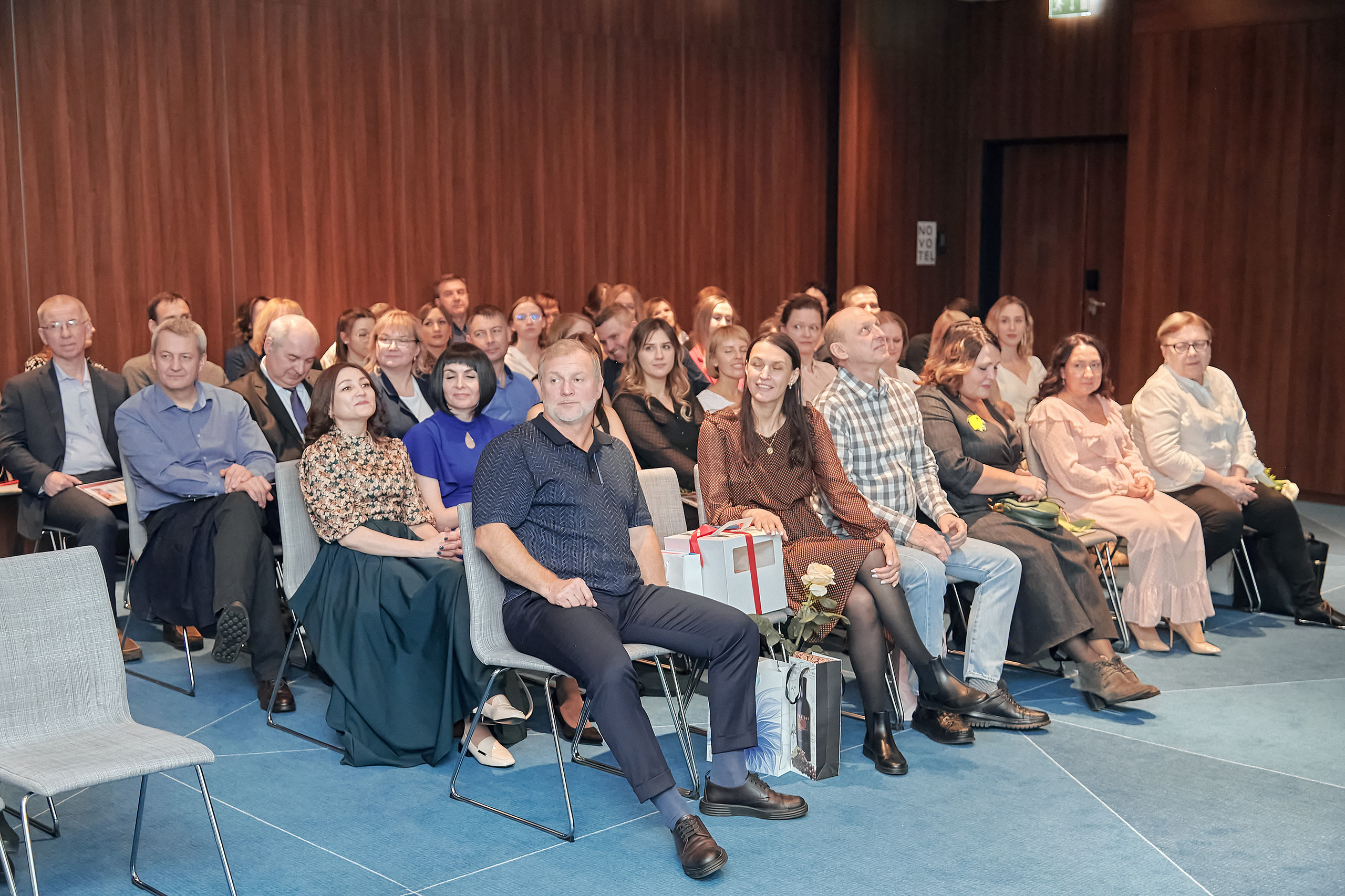 Портфолио репортажной фотосъёмки: SanDent в Novotel. Фотограф Яковлев Роман — Красноярск