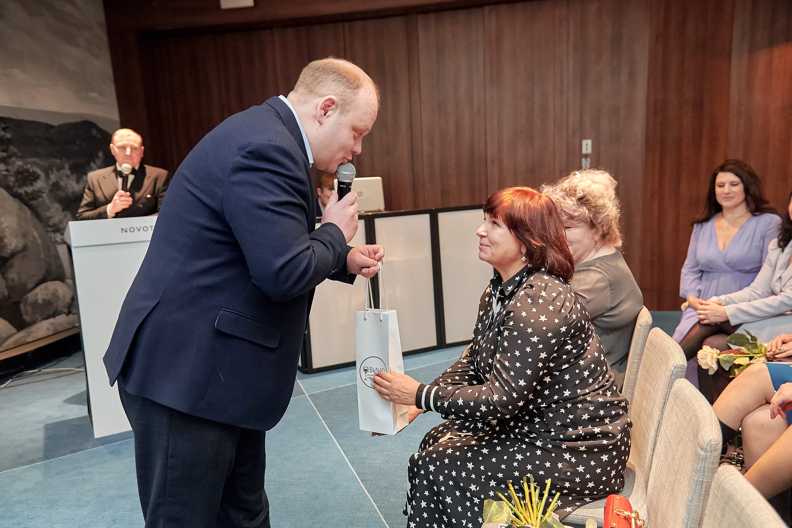 Портфолио репортажной фотосъёмки: SanDent в Novotel. Фотограф Яковлев Роман — Красноярск