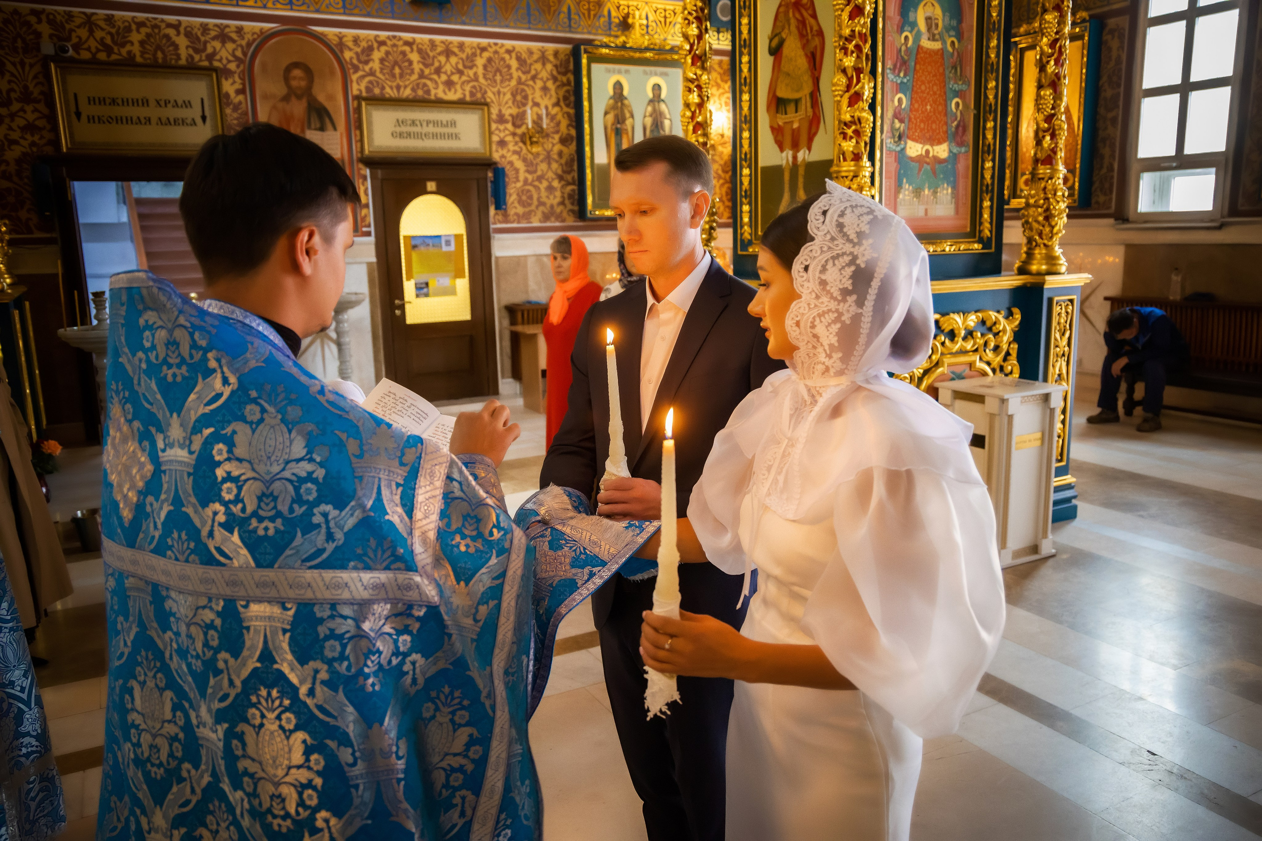 В Храме. Семейный и Свадебный фотограф в Астане Александр Астапов