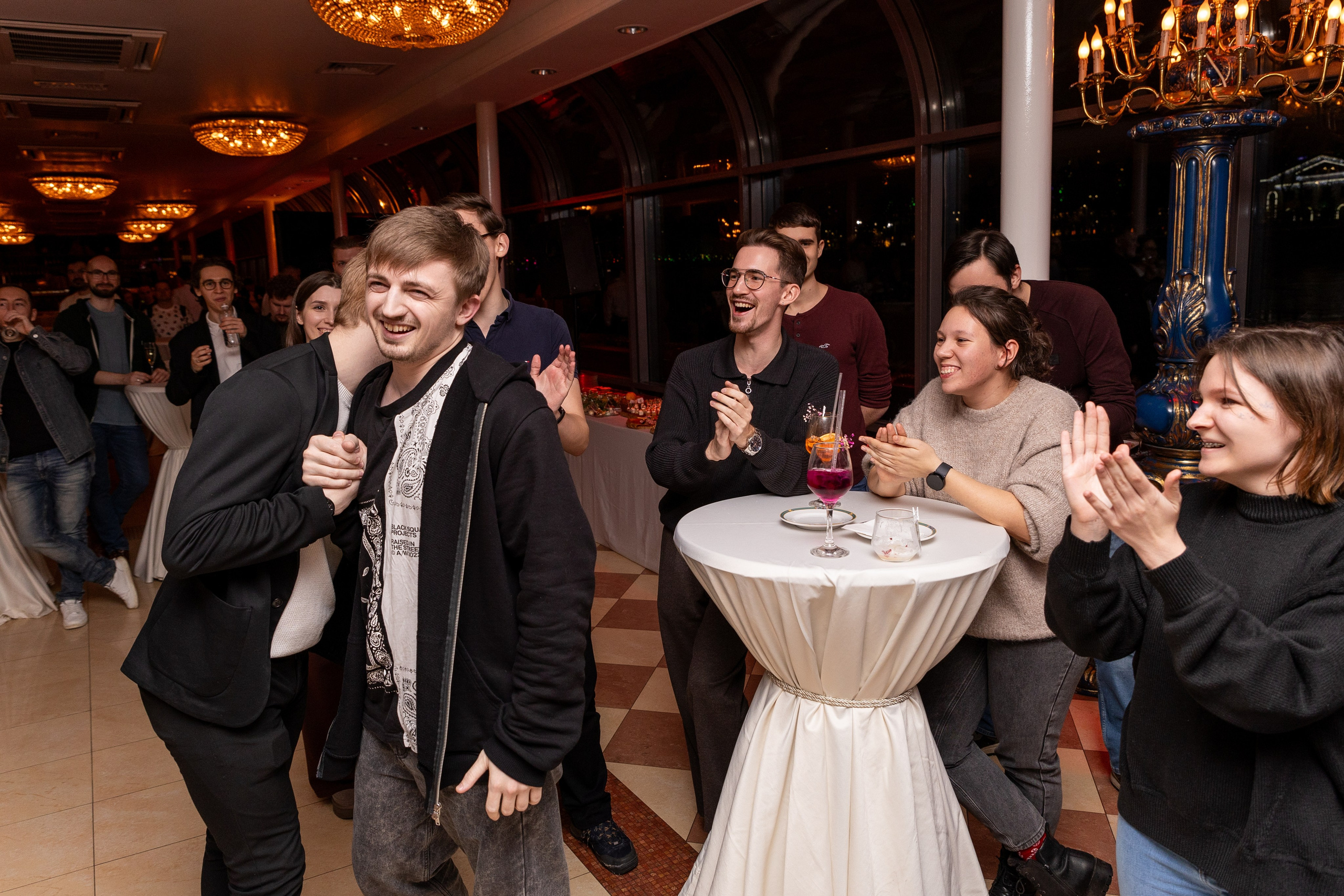 Корпортитв на теплоходе. Фотограф в Москве Десятова Ксения