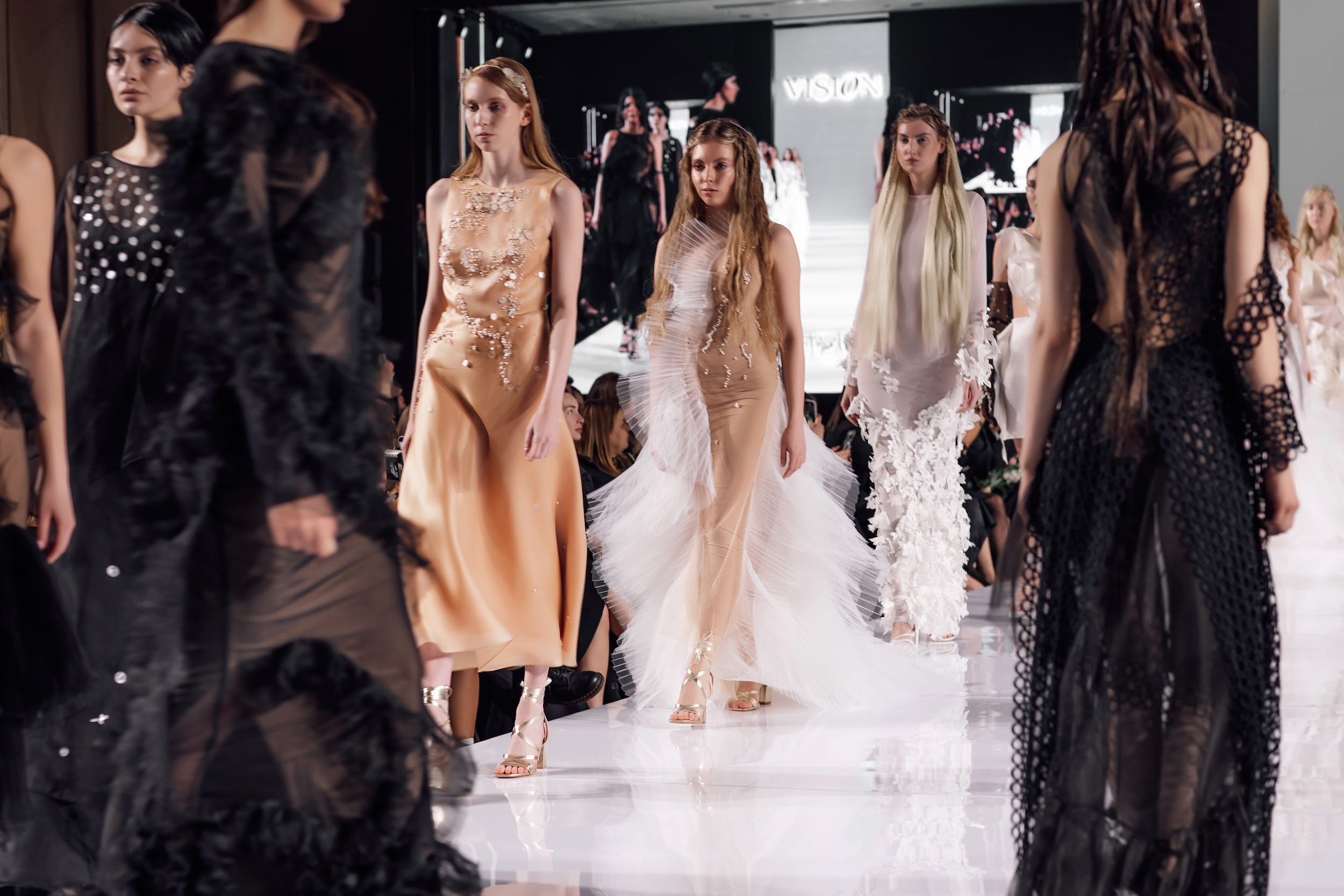 VISION. Любовь Чуляева — свадебный фотограф в Москве и Европе