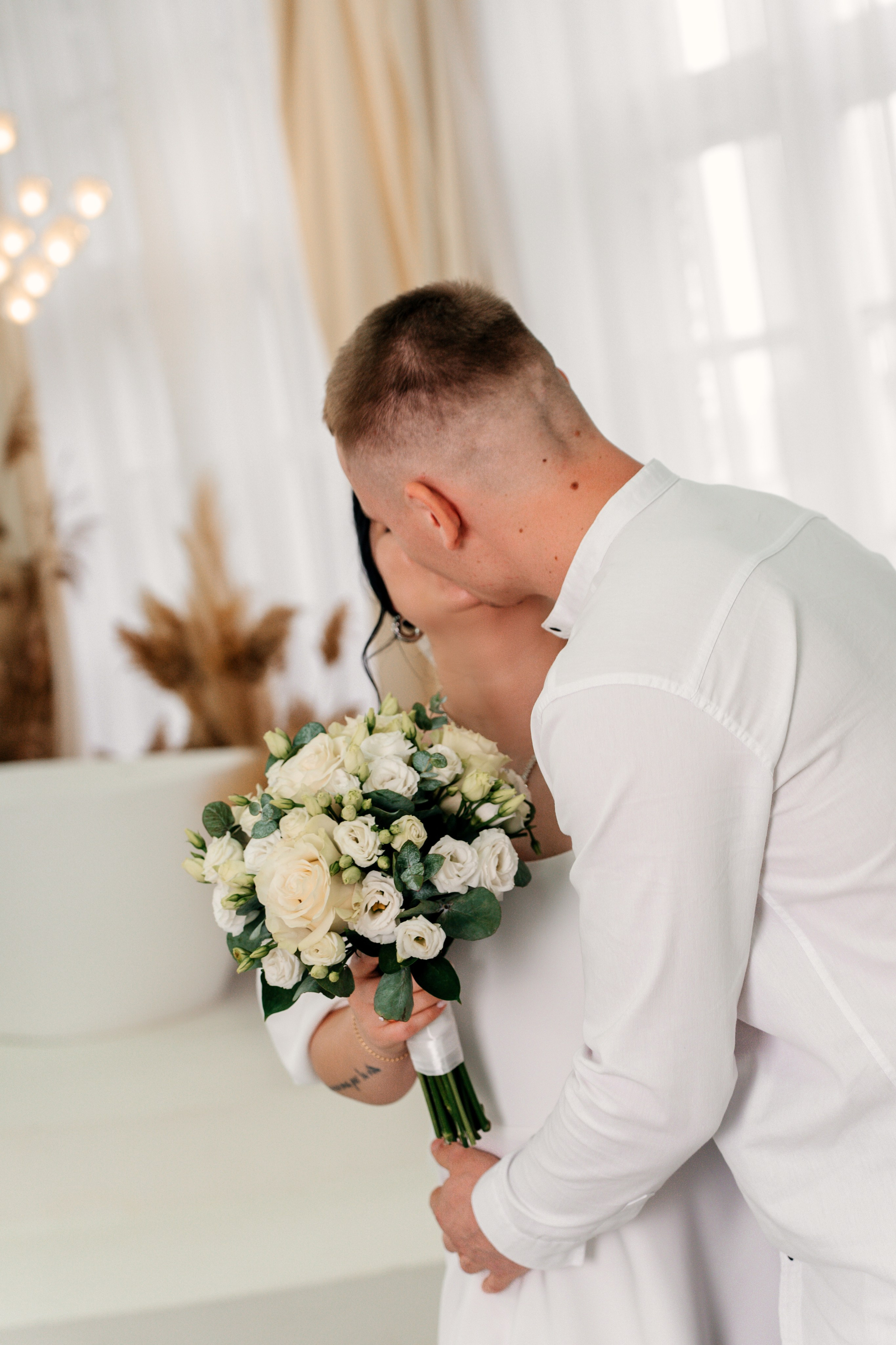 Студийная свадебная история любви. Ваш семейный фотограф в Минске — Вика Трегубова