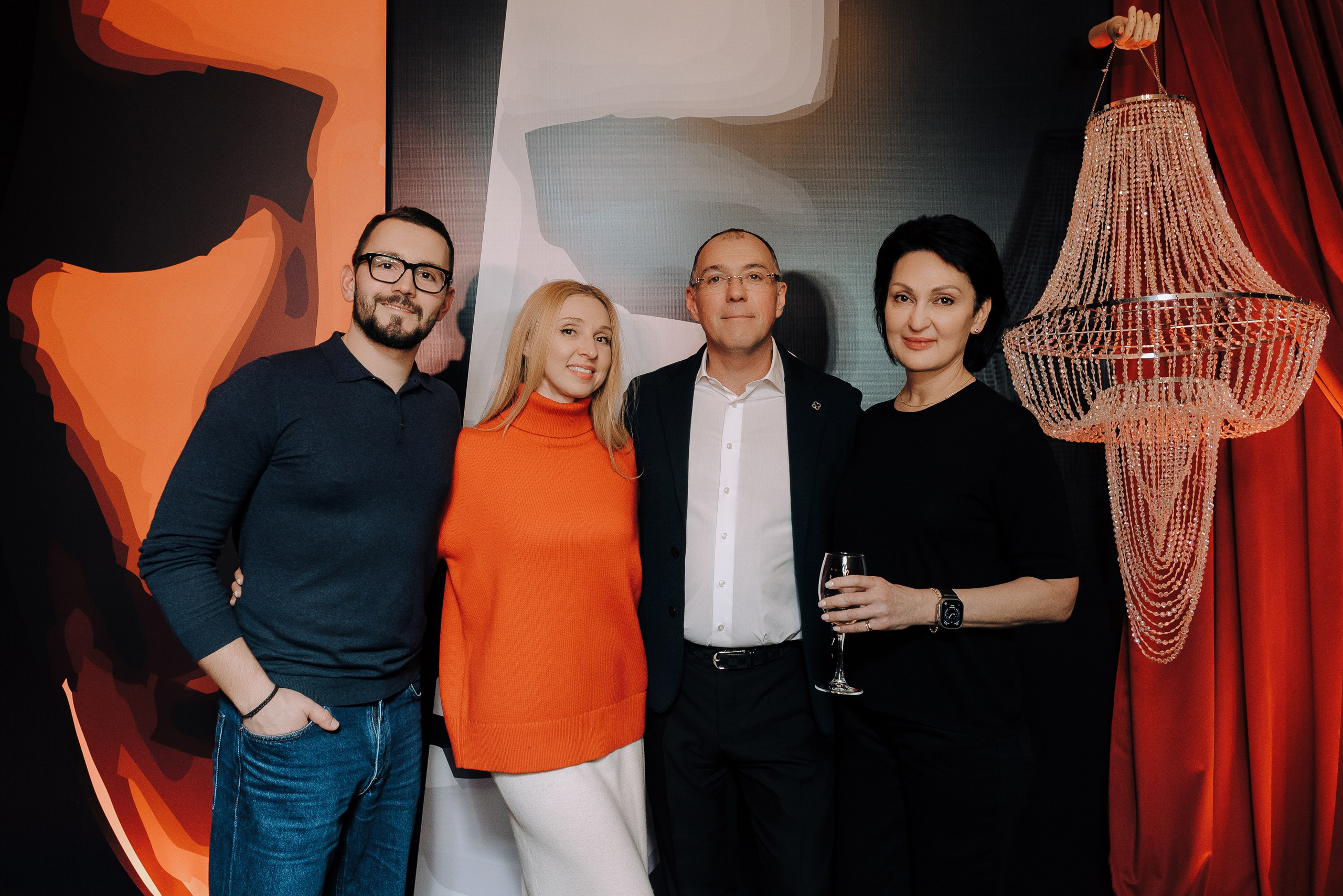 СПЕКТАКЛЬ «ВОЛШЕБНЫЕ ОЧКИ» ОПТИК-ЦЕНТР. Репортажный фотограф Зуев Роман г. Челябинск