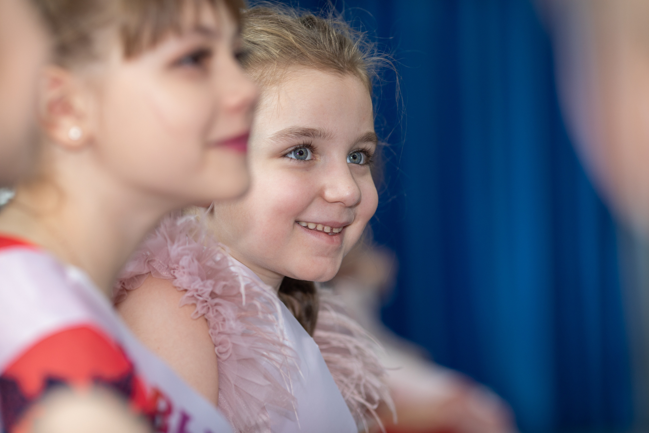 Выпускной 2023 «Красная шапочка». Школьный и детский фотограф в Южно-Сахалинске Анастасия Лескова