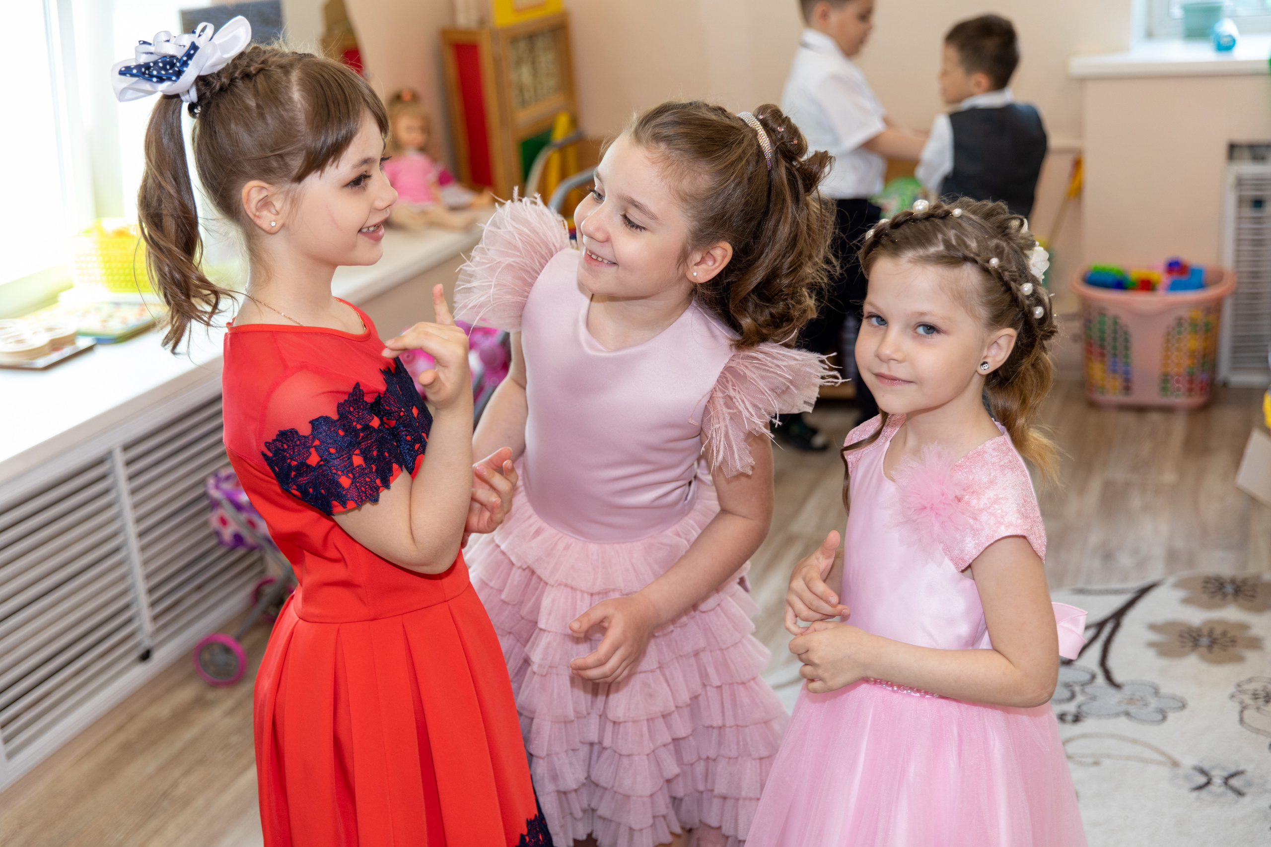 Выпускной 2023 «Красная шапочка». Школьный и детский фотограф в Южно-Сахалинске Анастасия Лескова