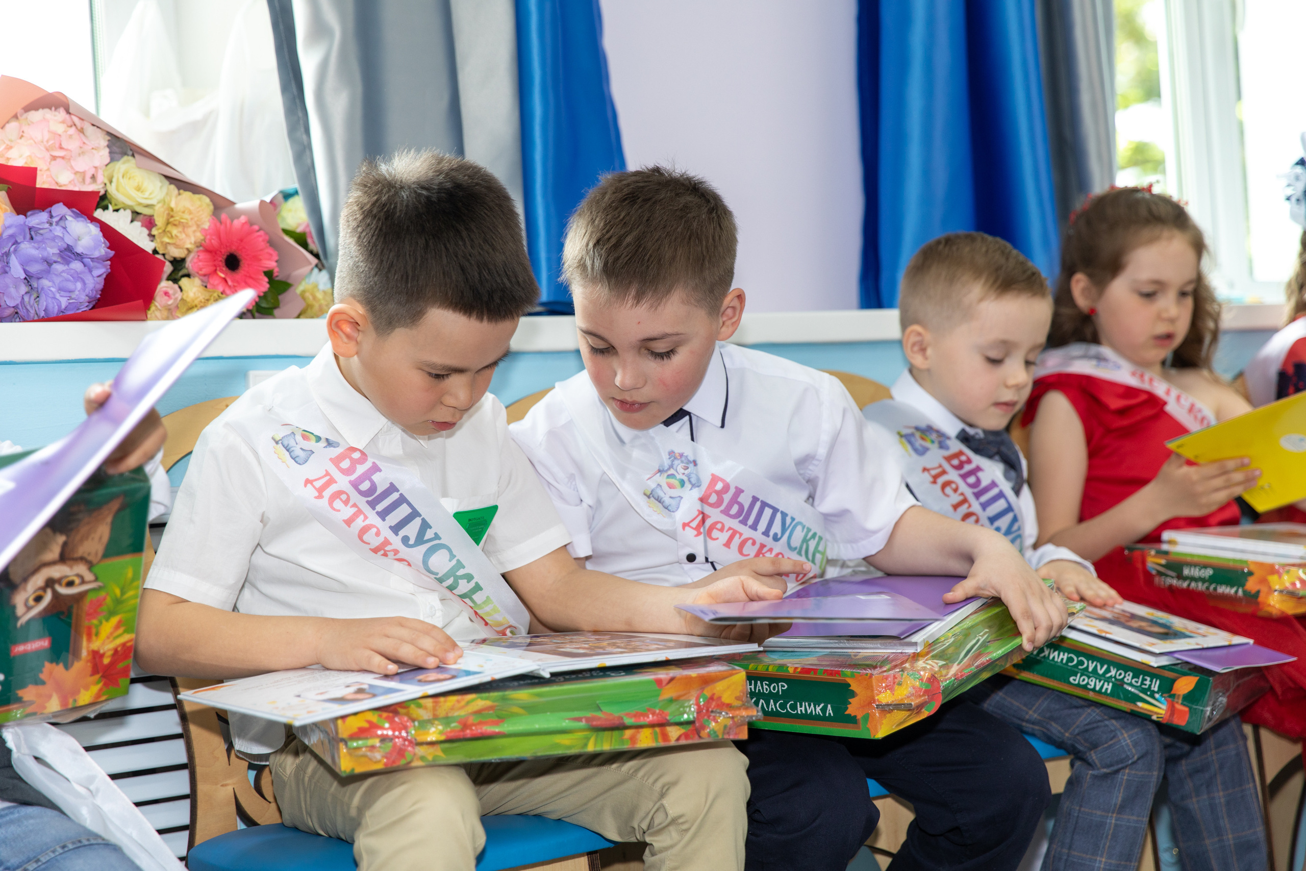 Выпускной 2023 «Красная шапочка». Школьный и детский фотограф в Южно-Сахалинске Анастасия Лескова