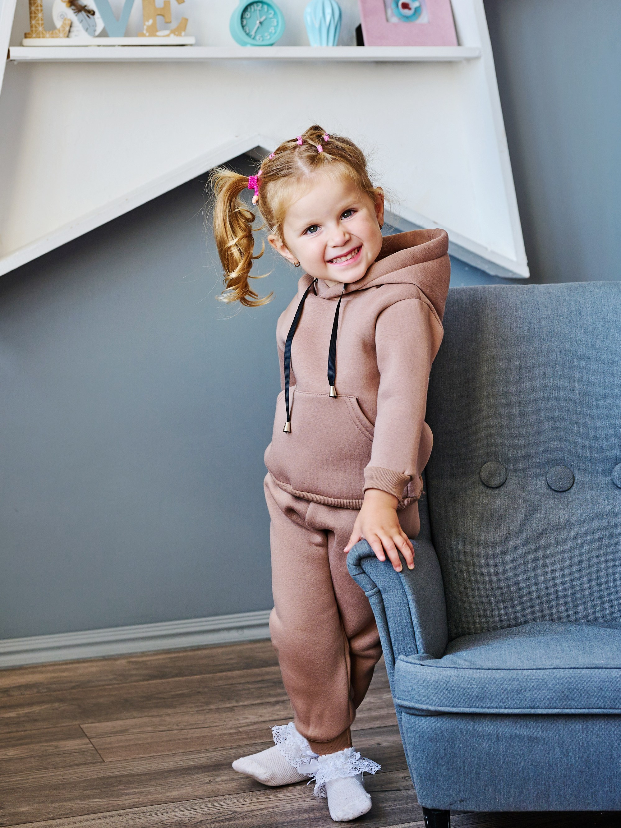 Фотосъёмка одежды. Выпускные альбомы. Предметная и контент съёмка. Фотостудия Klass