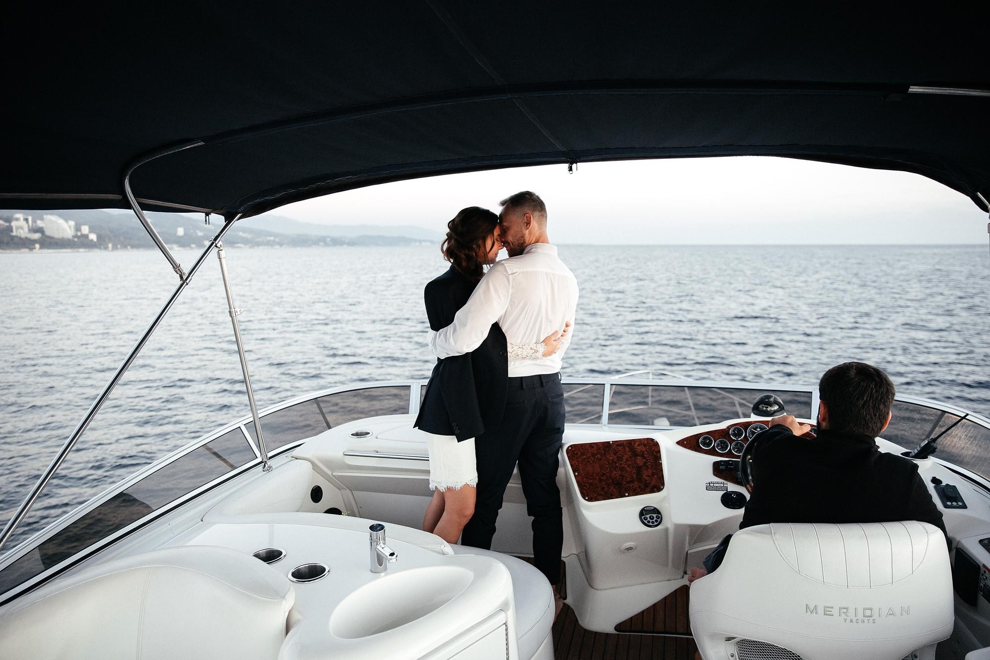 Фотосессия свадьбы в Сочи на яхте. Свадебный, репортажный фотограф Дмитрий Макарченко