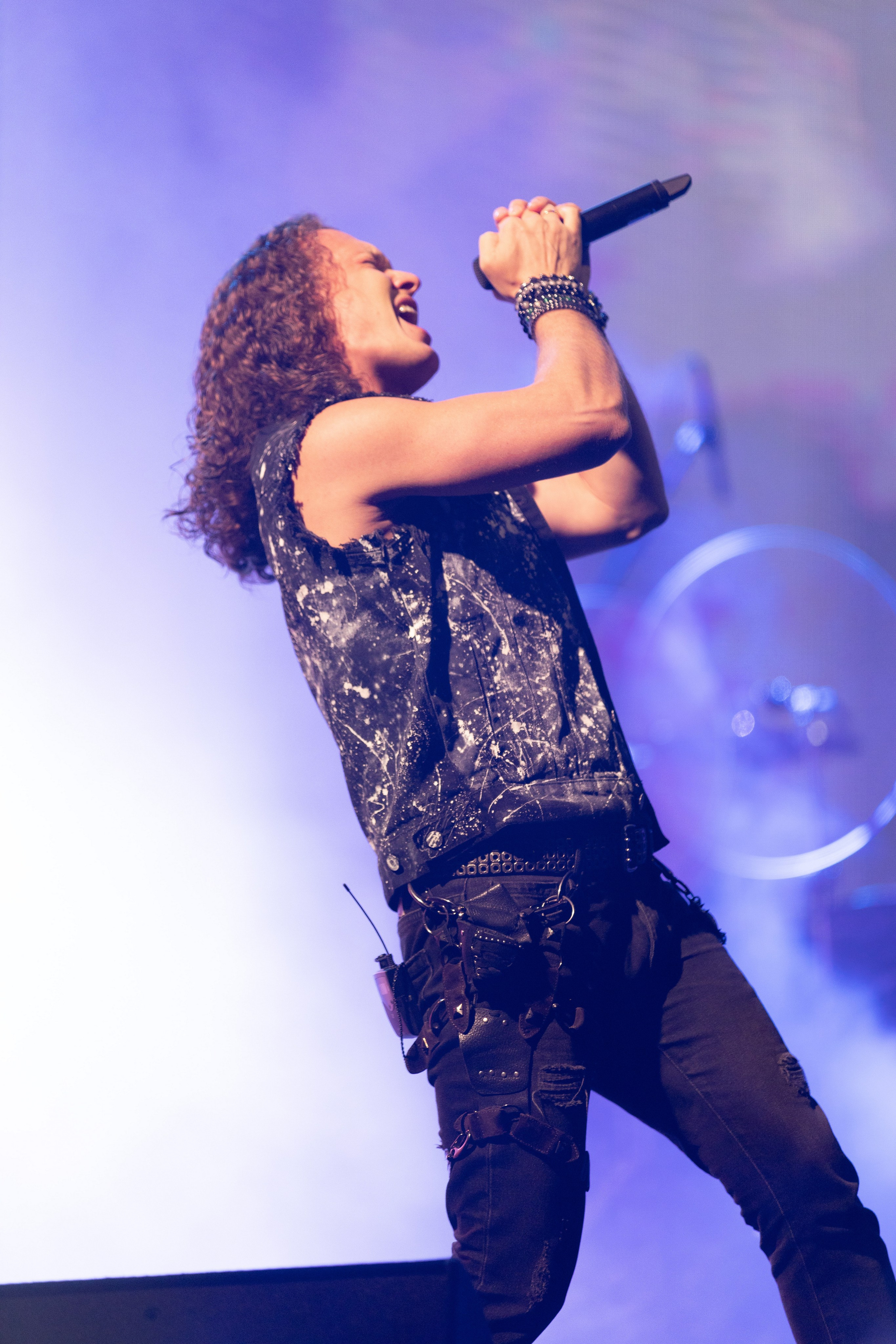 Эпидемия. Крылья Сахалина. Фотограф. г. Южно-Сахалинск. Олег Толстов