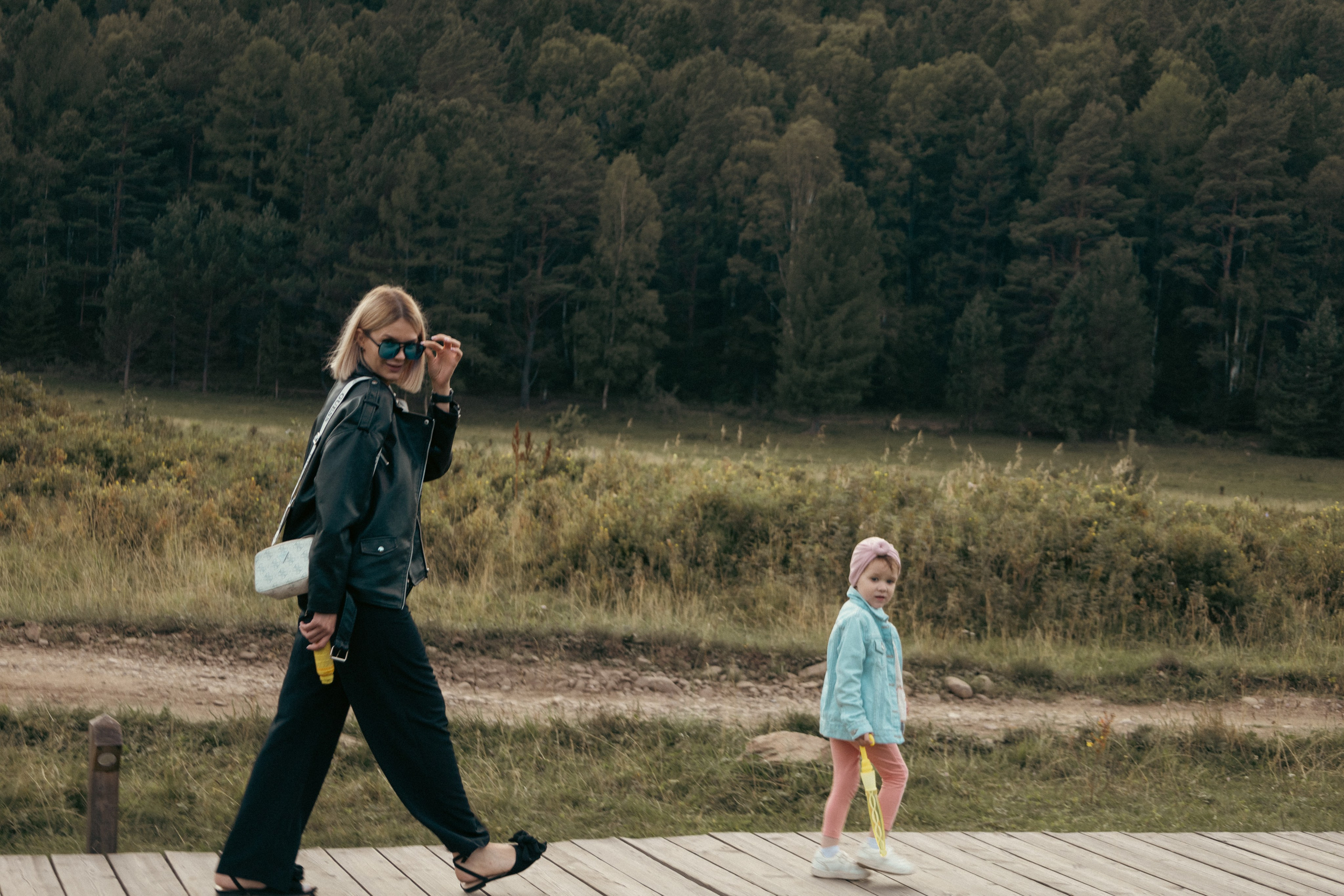 Семейная прогулка в долине мечтателей в Листвянке. Свадебный Фотограф в Иркутске Екатерина Елисеева