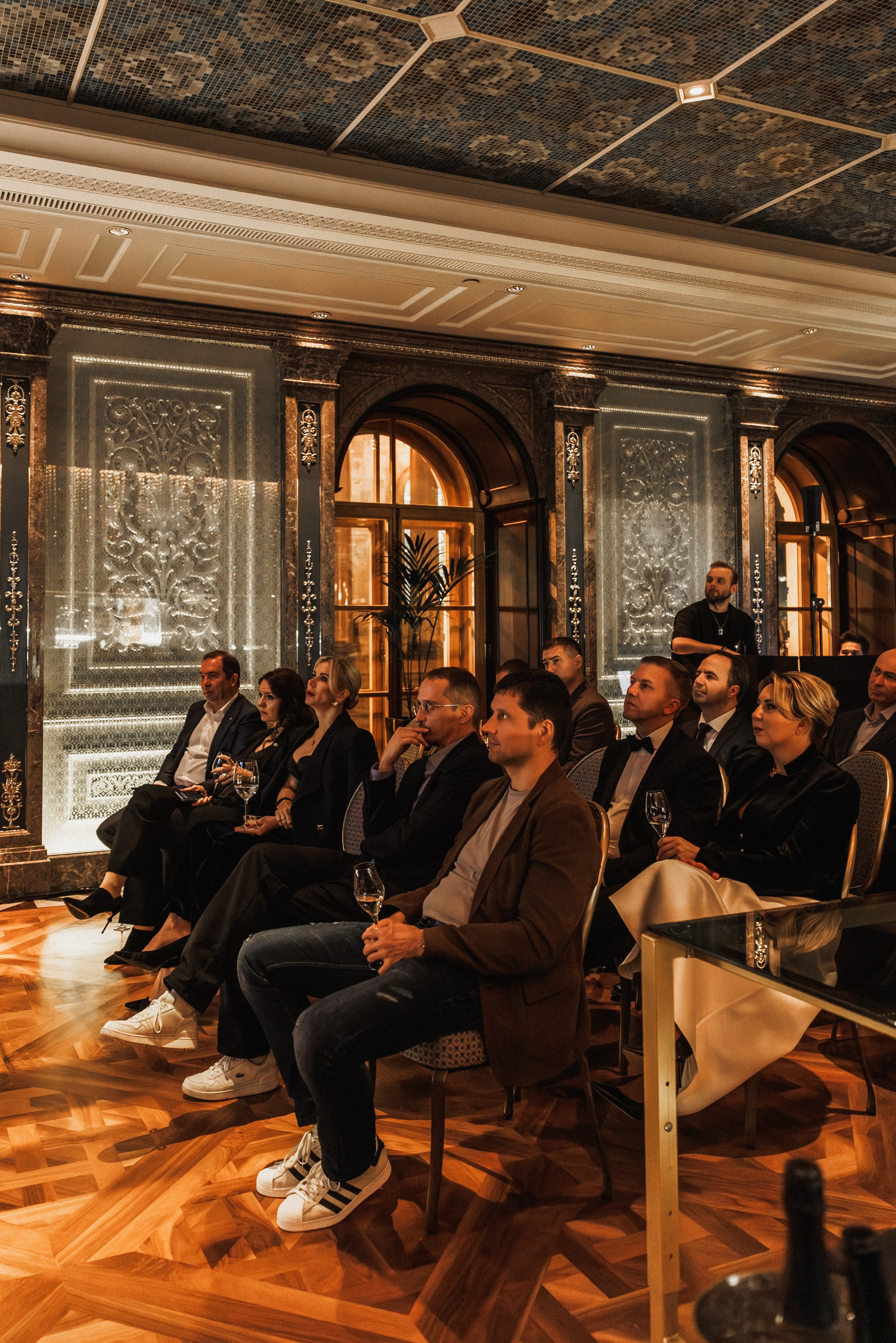 Four Seasons Lion Palace St. Petersburg 5* — МегаФон. Коммерческий фотограф в Санкт-Петербурге | Фуд, интерьерная и рекламная съемка | Влад Жолудев