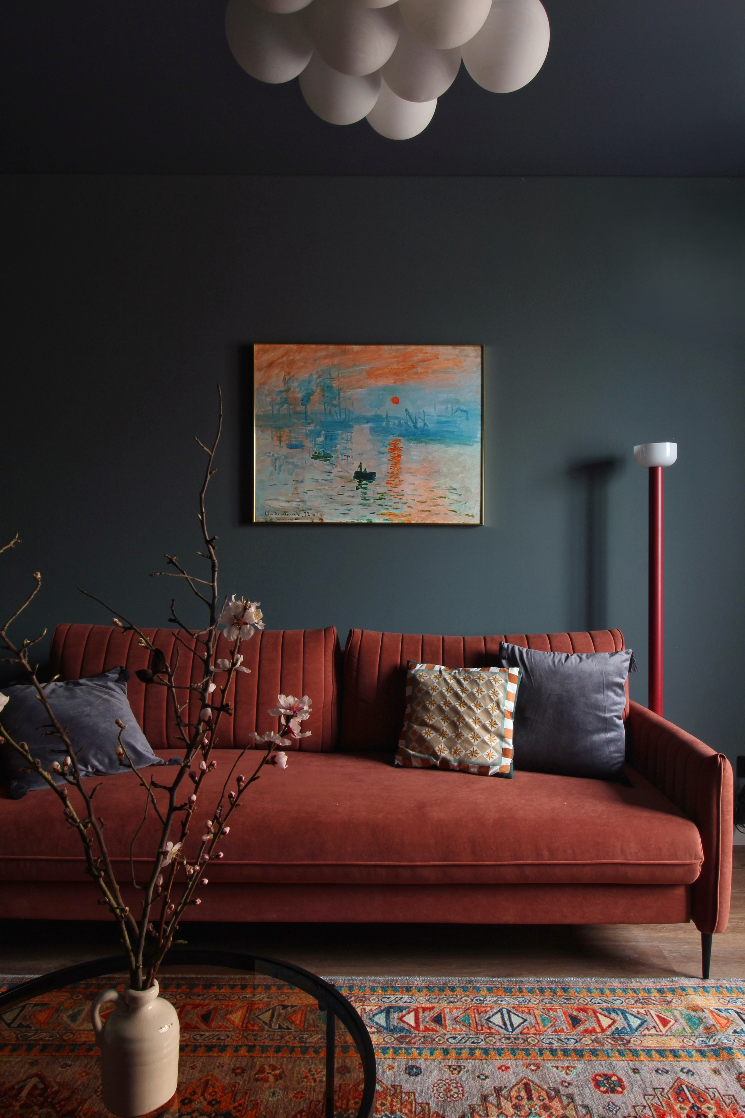 Фото картины в интерьере квартиры в городе Новороссийске 