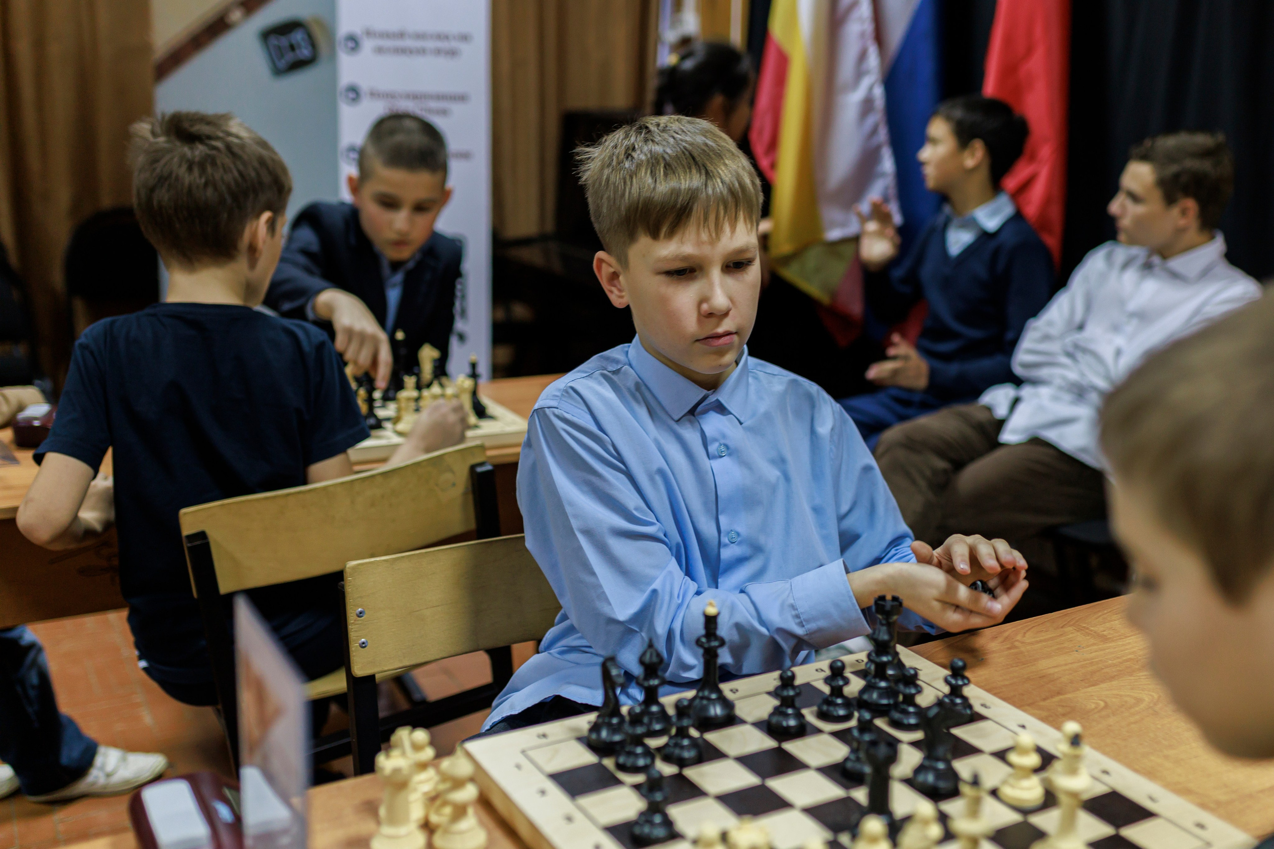 Репортажная сьёмка игры в шахматы в детском доме. Семейный и детский фотограф в Рязани Васюгова Мария