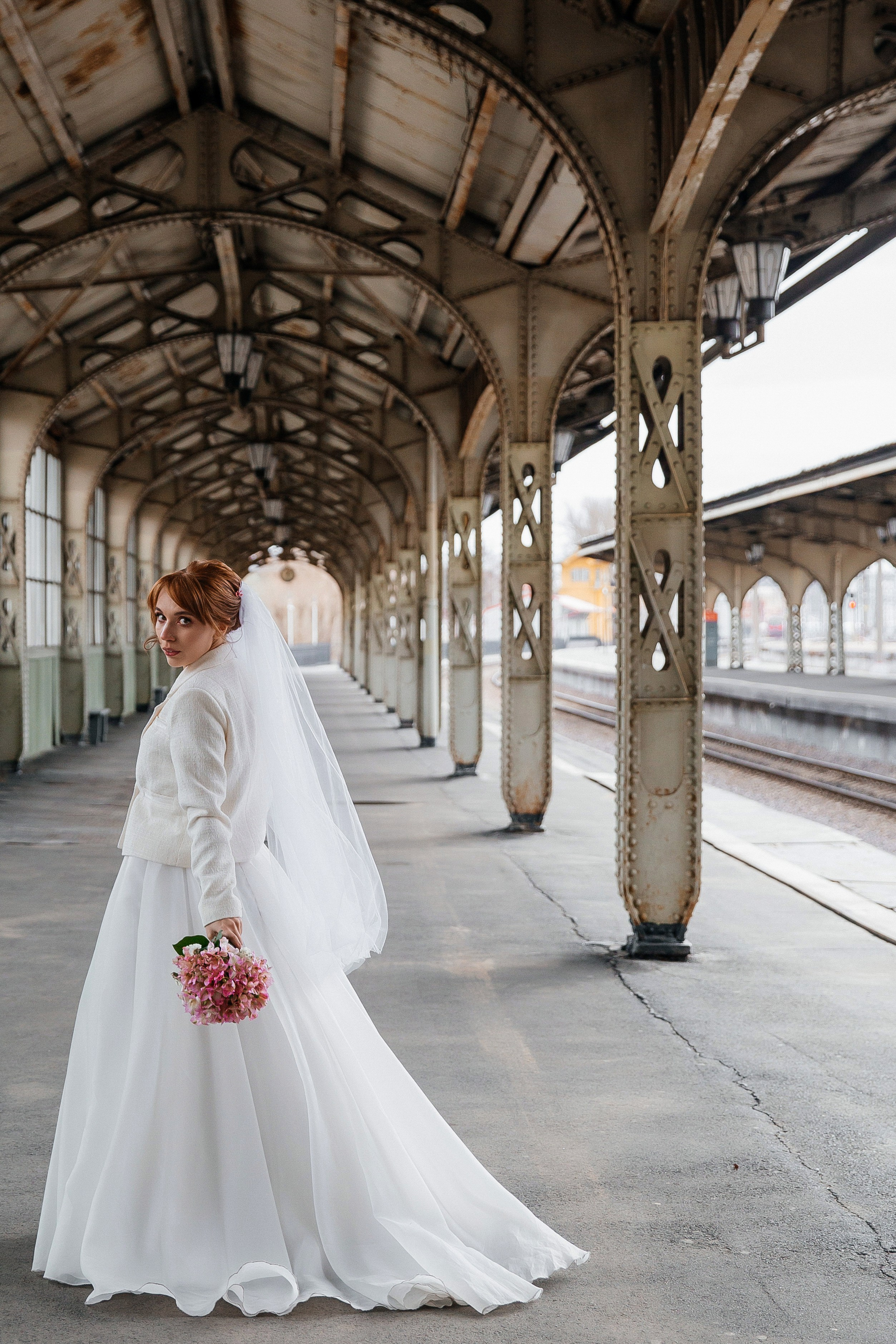 Первый ЗАГС и Фотосессия на Витебском в апреле. Свадебный фотограф в Санкт-Петербурге Вика Стукачева