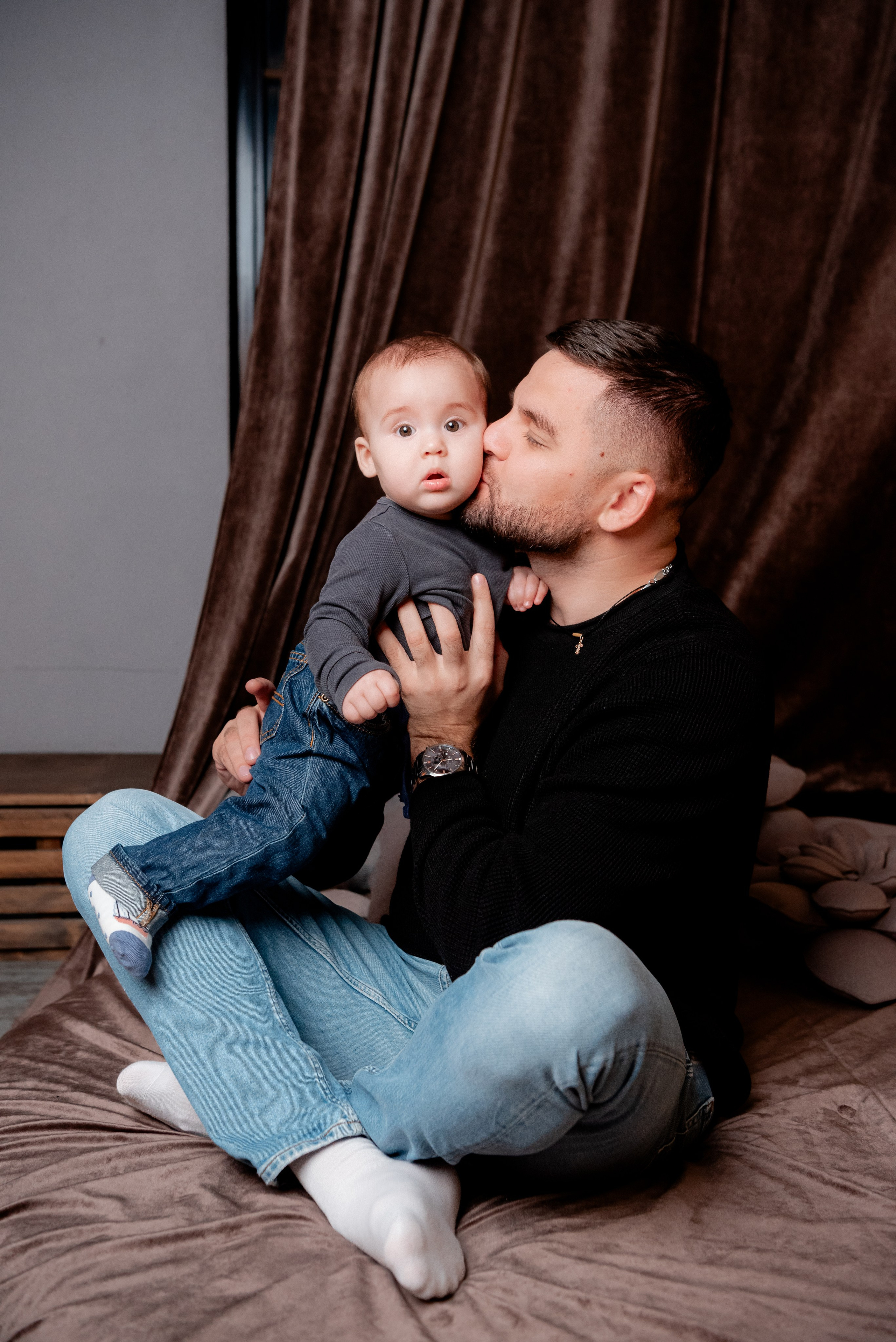 Семья Шварц в студии Атмосфера, зал Колорит. Фотограф в Волгограде и Волжском Александр Горбань