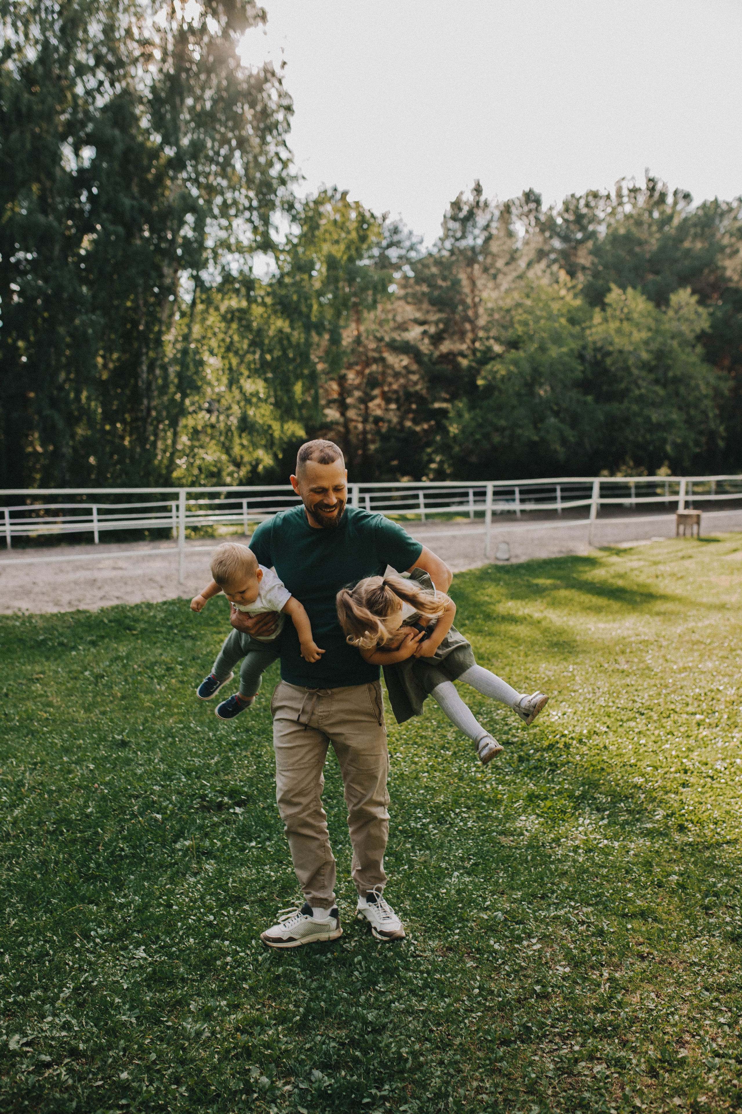 «Ма, па, поехали на лошадок смотреть!». Свадебный фотограф Новосибирск