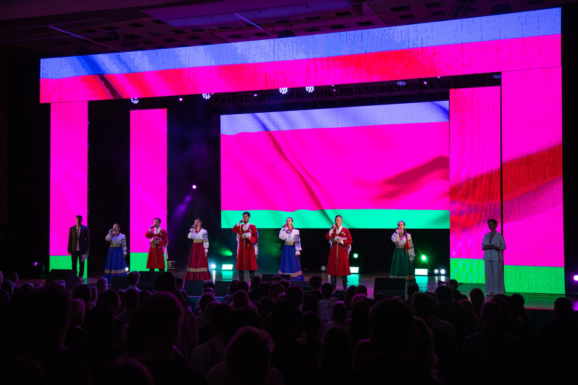 Гала-концерт «Студвесна на Кубани». Репортажный, промышленный и маркетплейс-фотограф Дмитрий Чернат