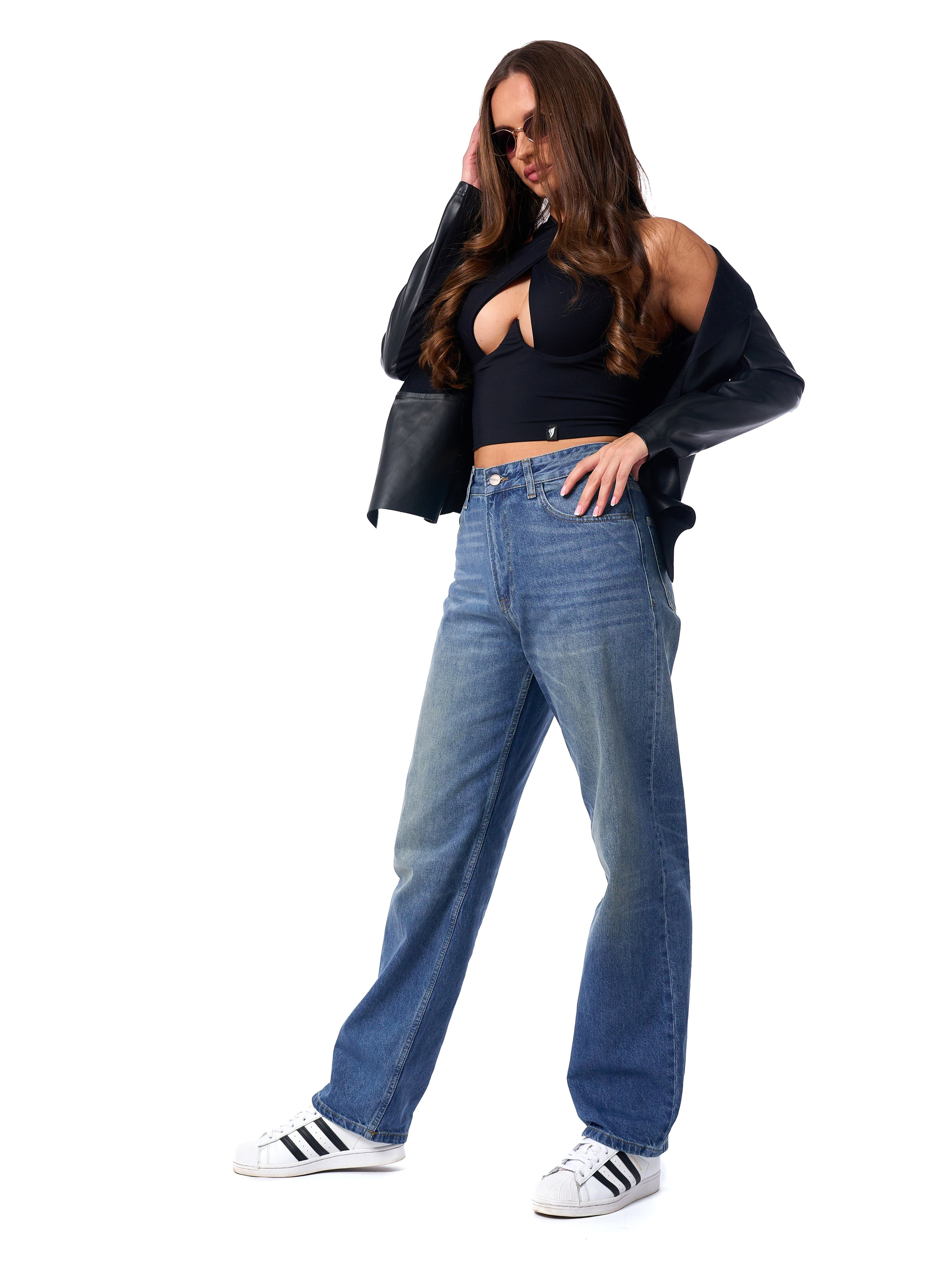 Джинсы женские. Каталожный предметный фотограф