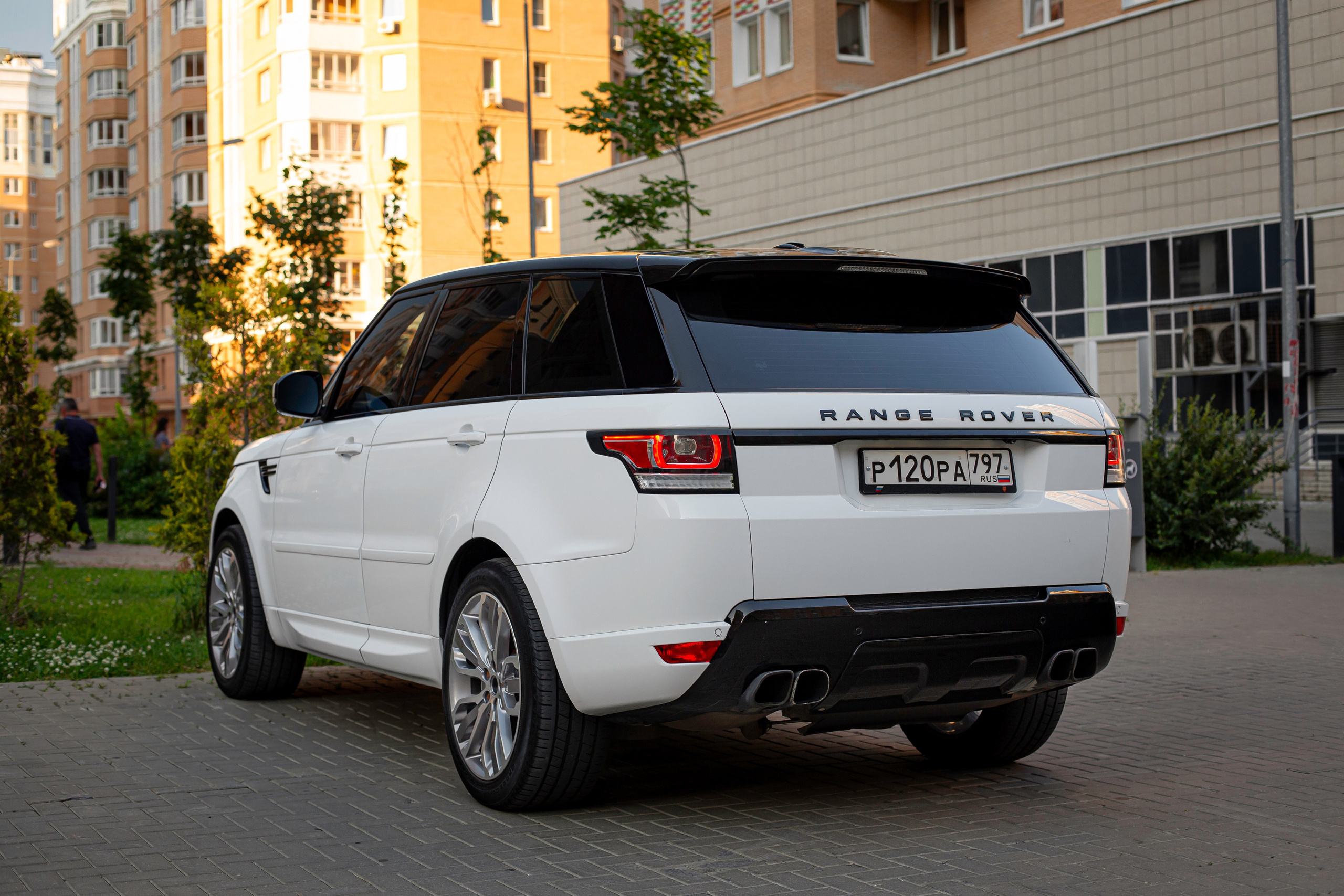 Автомобильный фотограф в Москве Андрей Емельянов